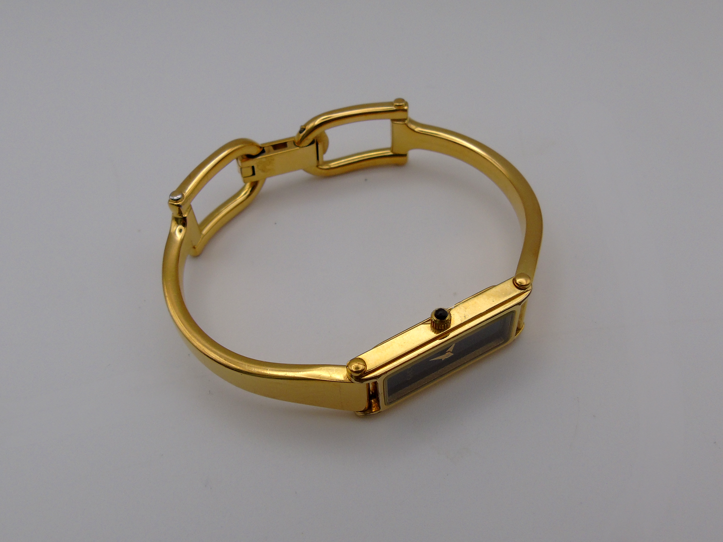 Gucci 1500L Gold Watch – Vintage Gucci Watch, Elegant Gold Tank Watch G02 - Gems Forgotten