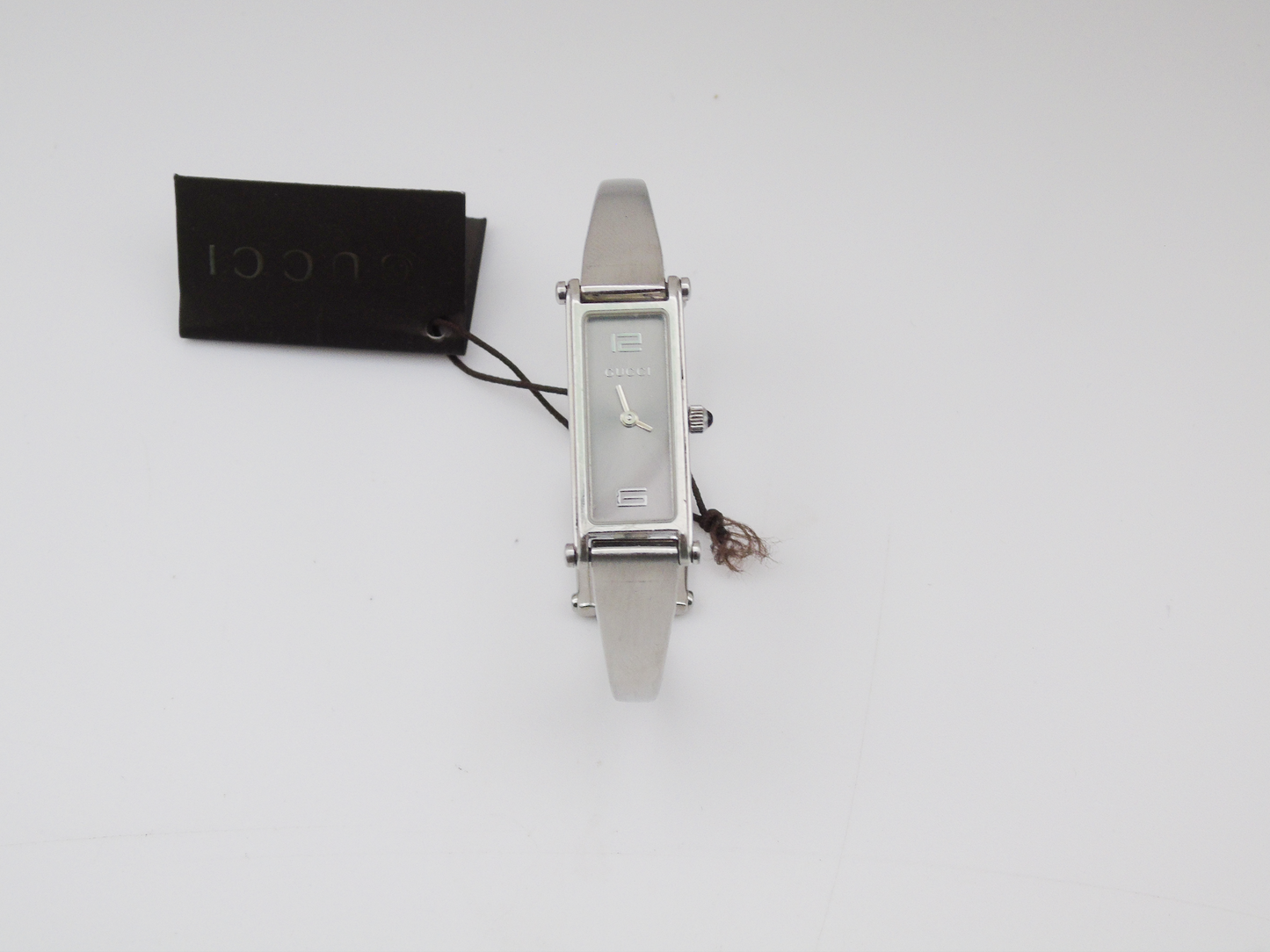 Gucci Ladies Silver Tone Watch – Stunning Gucci 1500L Model with Tank Watch Face & Silver Dial G26 - Gems Forgotten