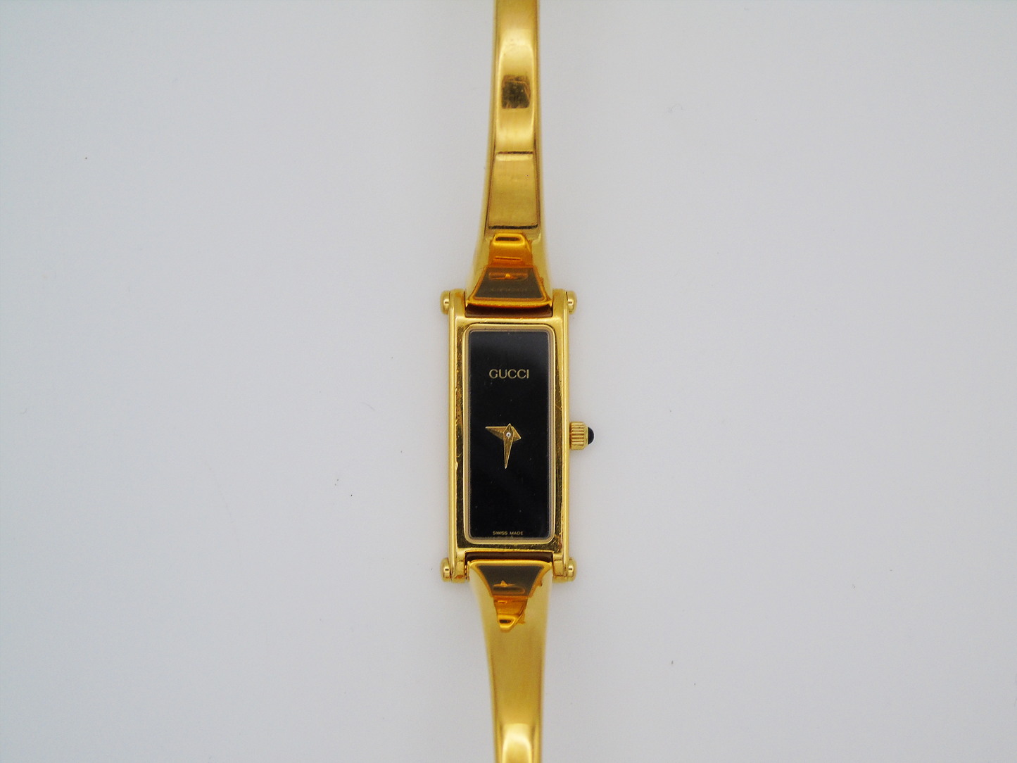 Gucci 1500L Gold Watch – Vintage Gucci Watch, Elegant Gold Tank Watch with Box - Gems Forgotten