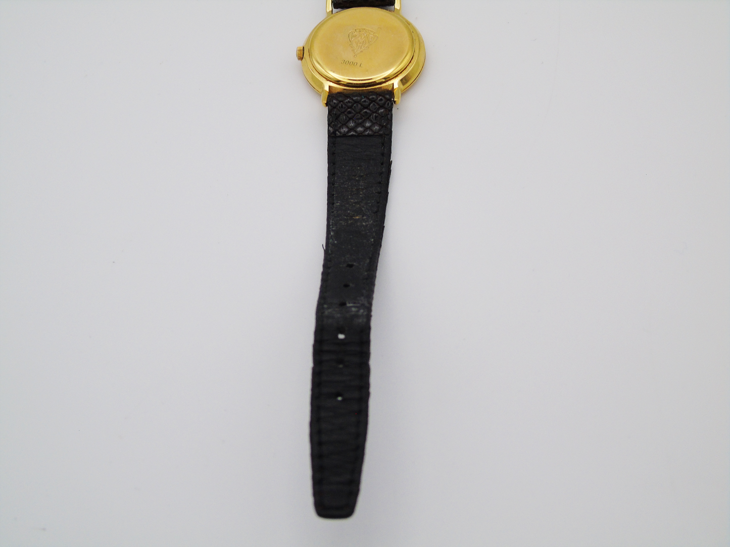 Gucci Ladies Gold Watch – Gucci 3000L Model with Box | Elegant Gold Watch in Pristine Condition - Gems Forgotten