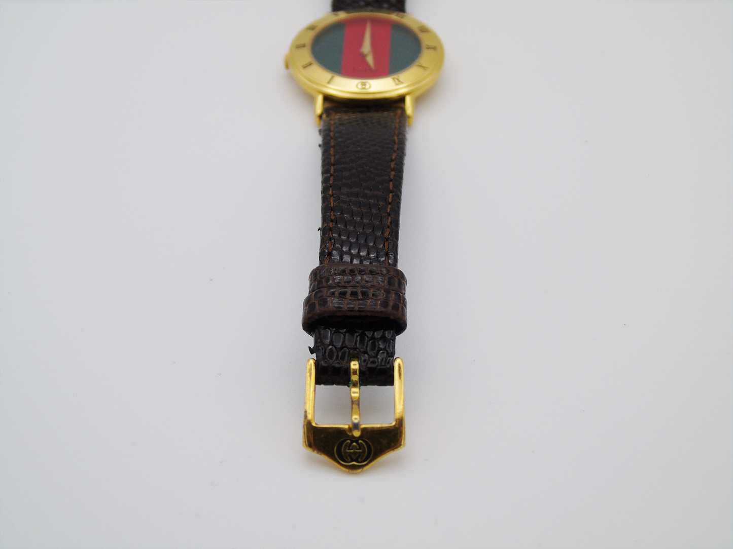Gucci Ladies Gold Watch – Gucci 3000L Model with Box | Elegant Gold Watch in Pristine Condition - Gems Forgotten