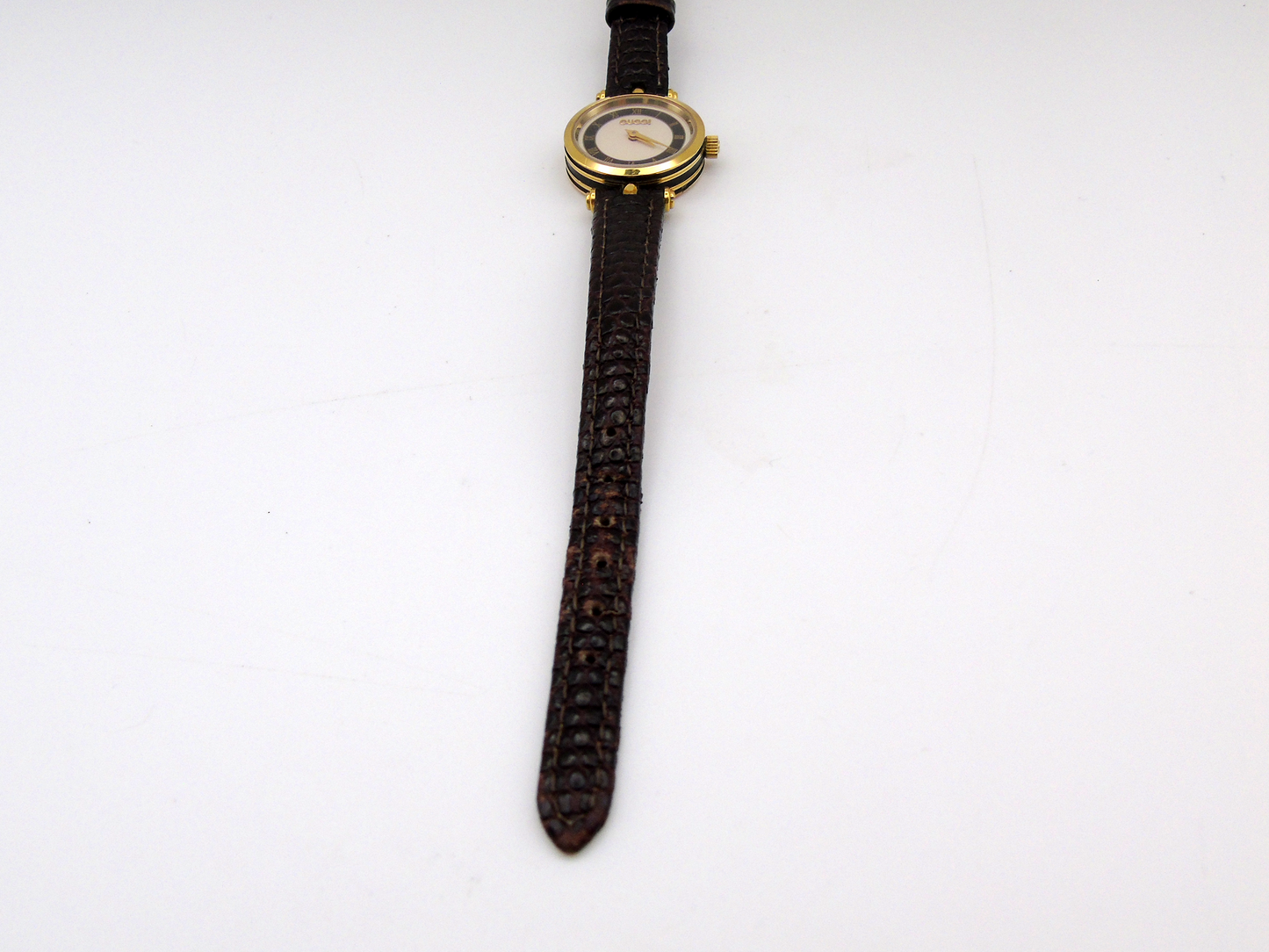 Gucci Ladies Gold Plated Watch Model 467 – Gold Roman Sherry Collection – Swiss Quartz, Leather Strap, Vintage Elegant Timepiece G45 - Gems Forgotten