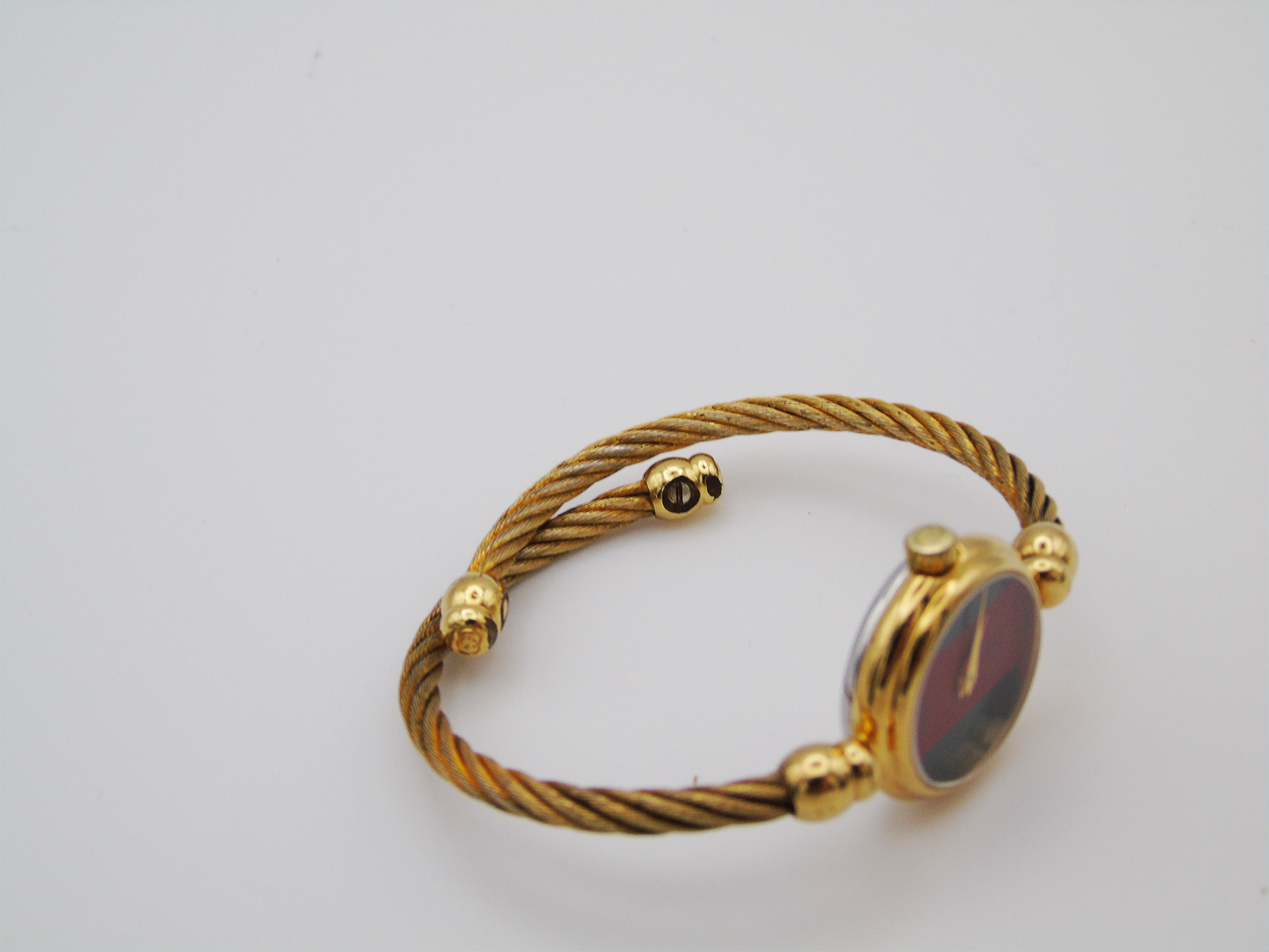 Gucci Ladies Gold Watch – 2700.2.L Model, 24k Gold-Plated with Black Dial (Copy) - Gems Forgotten