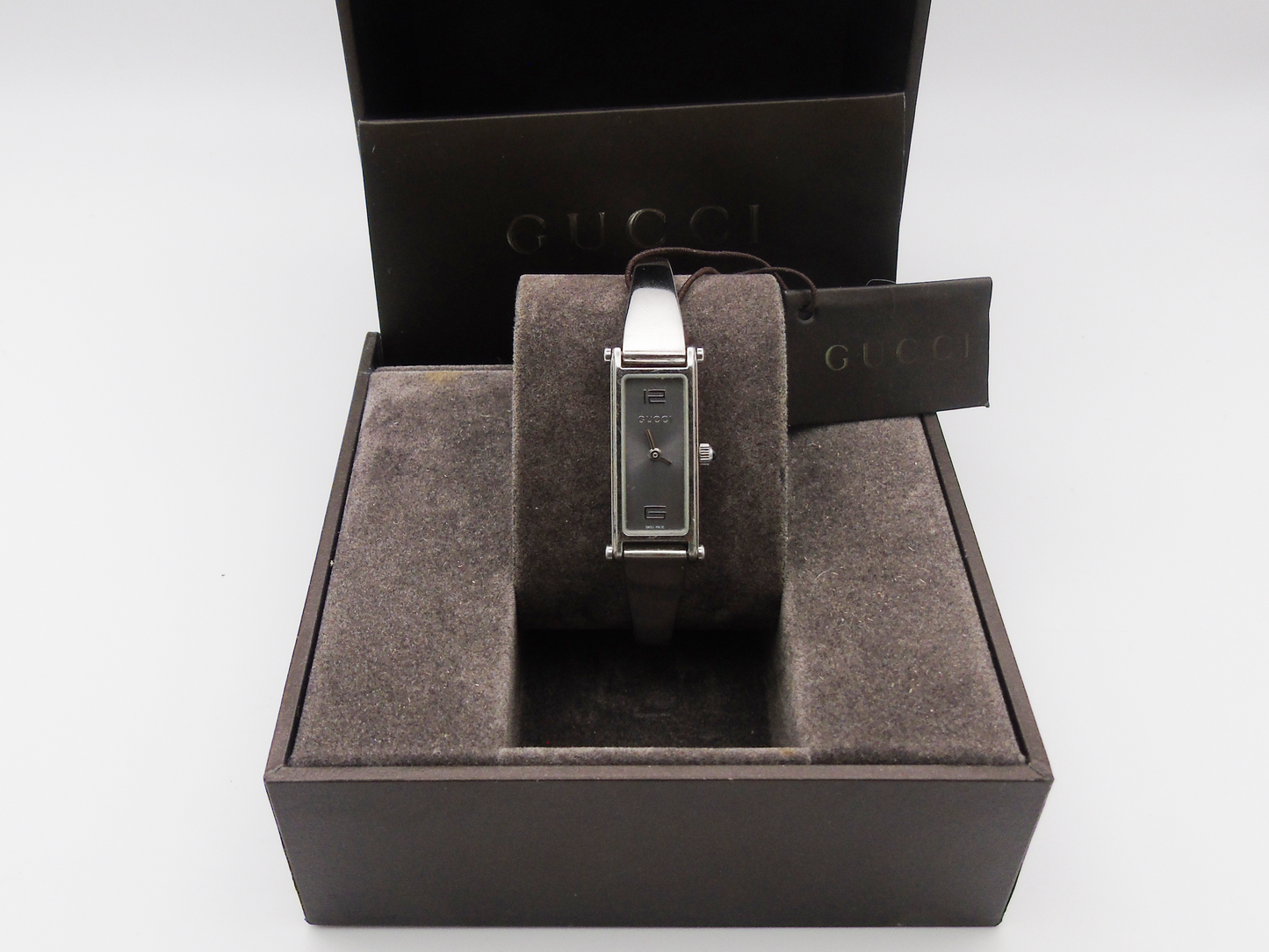 Gucci Ladies Silver Tone Watch – Stunning Gucci 1500L Model with Tank Watch Face & Silver Dial G26 - Gems Forgotten