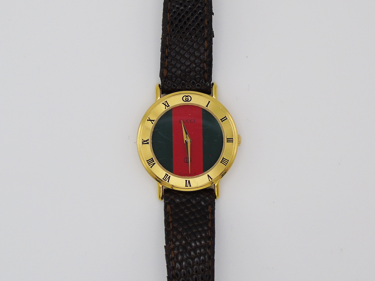 Gucci Ladies Gold Watch – Gucci 3000L Model with Box | Elegant Gold Watch in Pristine Condition - Gems Forgotten