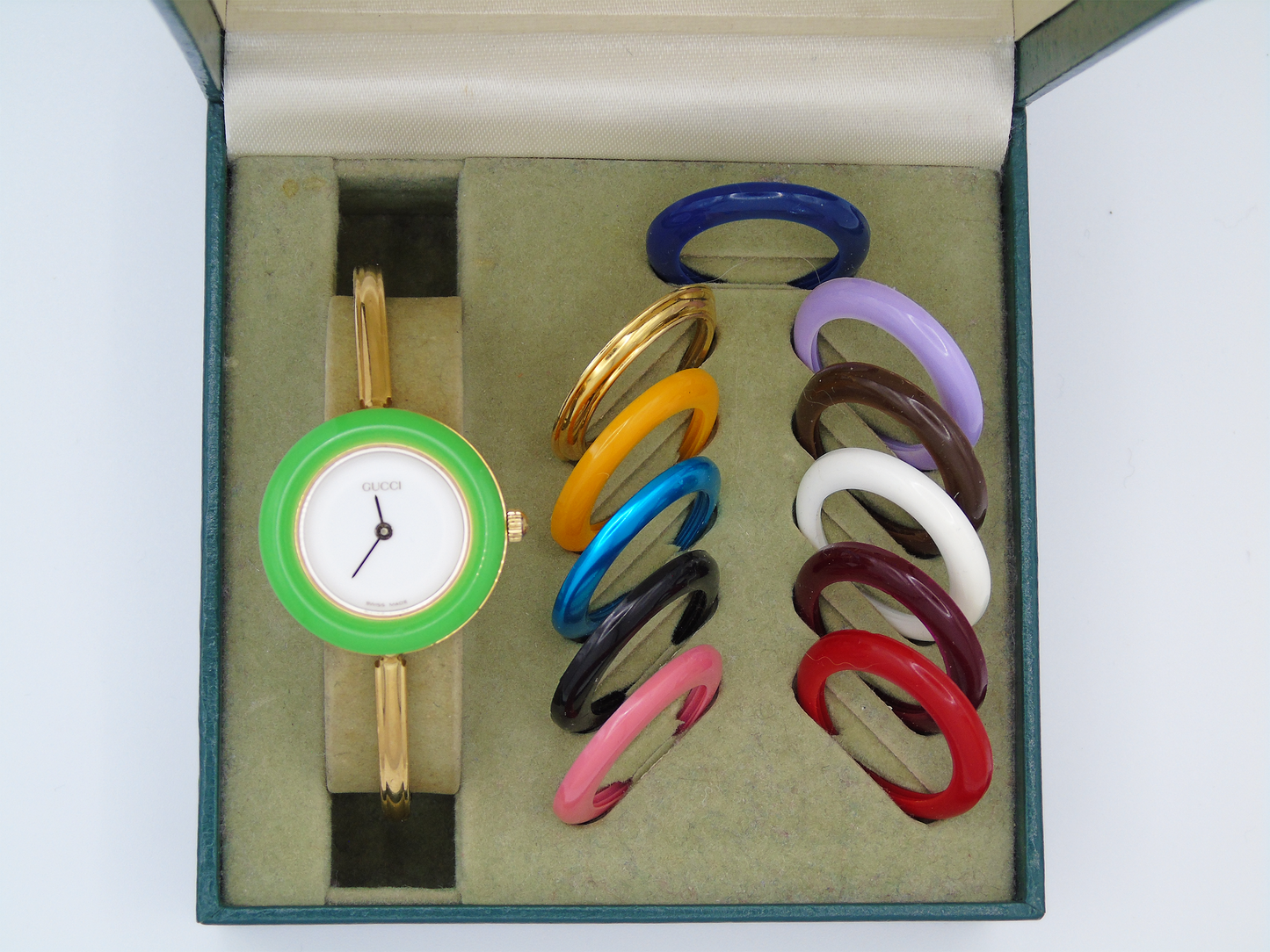 Vintage Gucci Change Bezel Watch – Gold-Plated with 12 Interchangeable Bezels & Box - Gems Forgotten