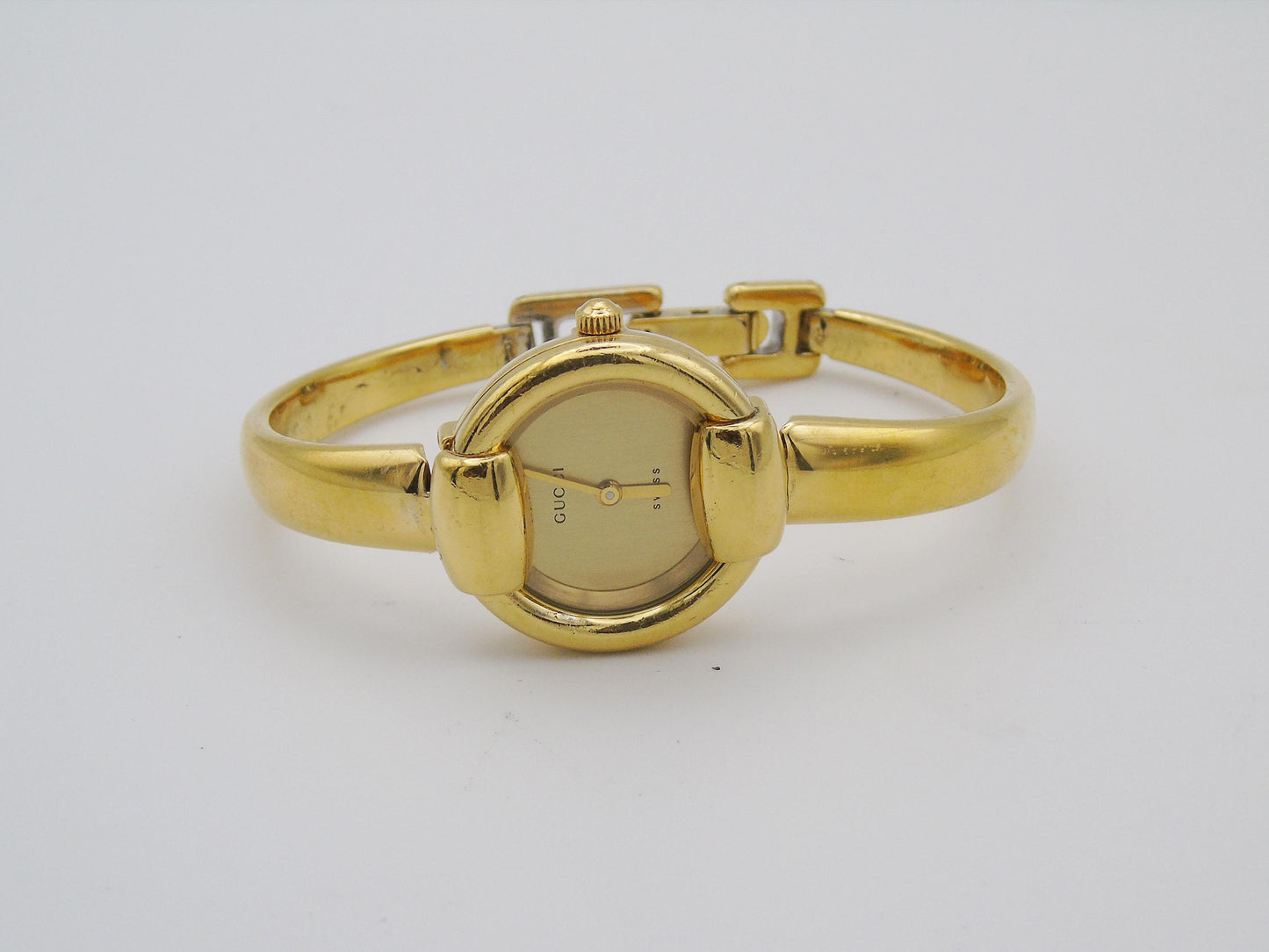 Vintage Gucci 1400L Gold Watch with Box and Papers Elegant Small Wristwatch Quartz - Gems Forgotten