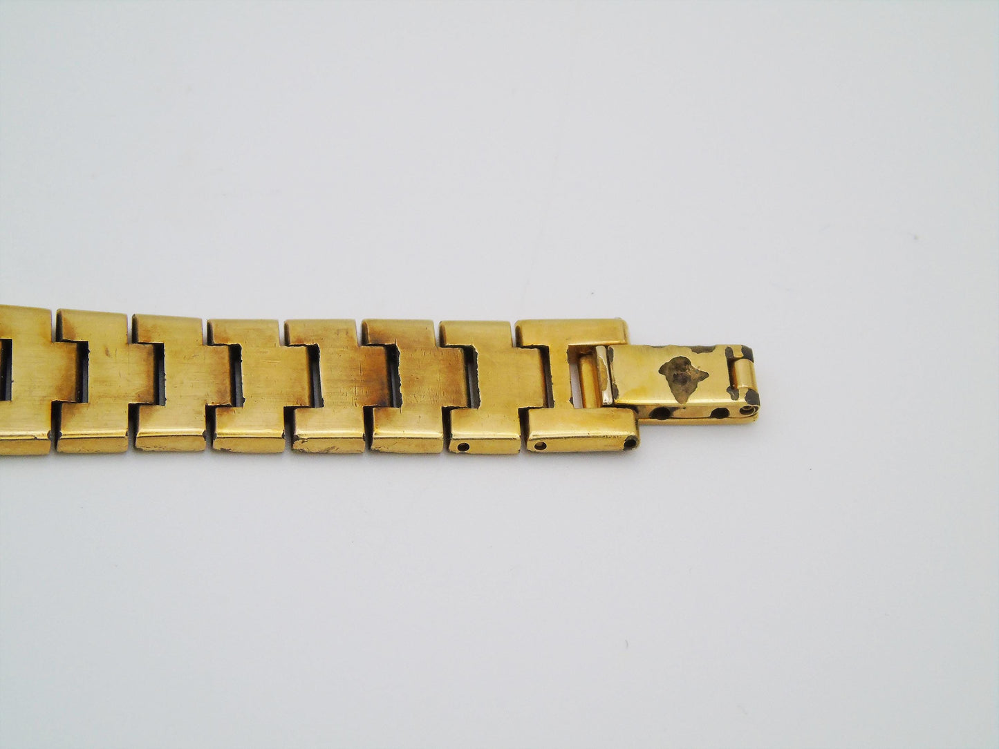 Gucci 3300L Gold-Plated Watch – With Box& Authenticity Card Green Dial - Gems Forgotten