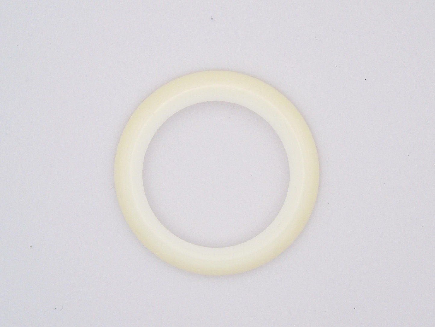 Genuine White Plastic Bezel – Rare Find for Gucci Change Bezel Watches ( Fits Gucci 1100 and Gucci 11/12 models) - Gems Forgotten