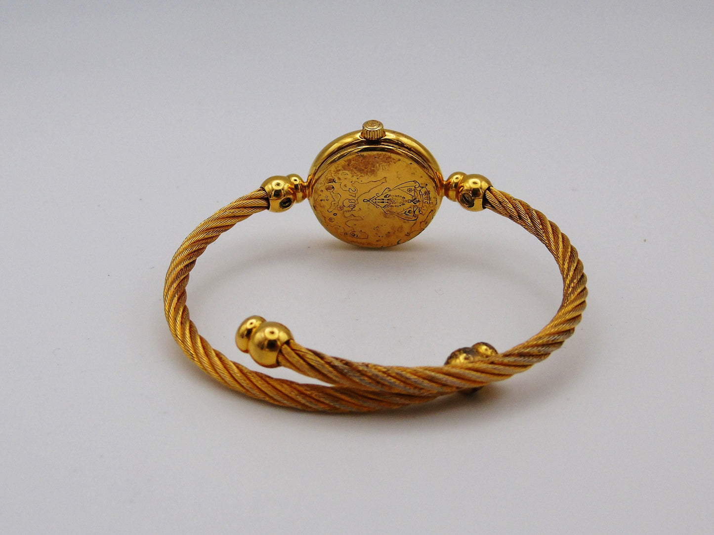 Gucci 2700 Rope Bangle Watch – Swiss Quartz, MOP Dial, Rope-Style Flexible Bangle, Box & Papers, Unique Design