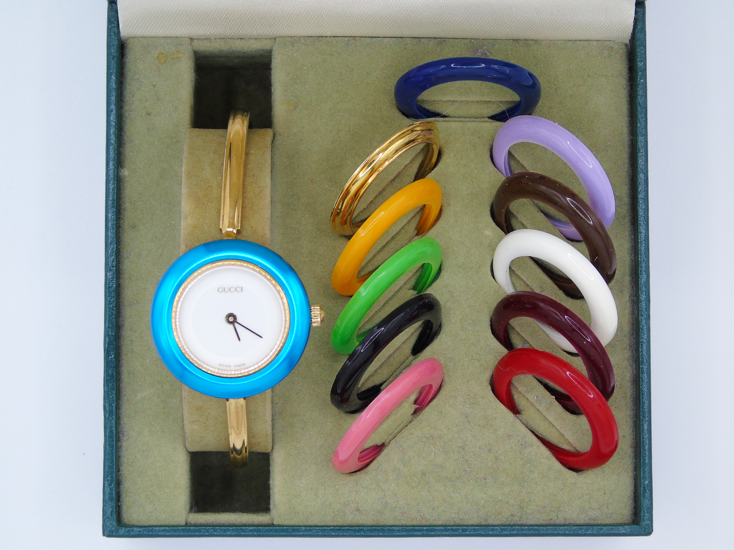 Vintage Gucci Change Bezel Watch – Gold-Plated with 12 Interchangeable Bezels & Box - Gems Forgotten