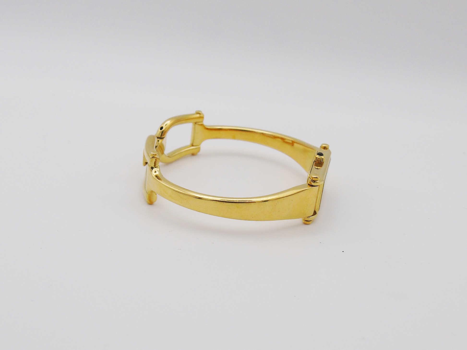 Gucci 1500L Gold Watch – Vintage Gucci Ladies Gold Watch, Elegant Gold Tank Watch Black Dial G01 (Copy) - Gems Forgotten 