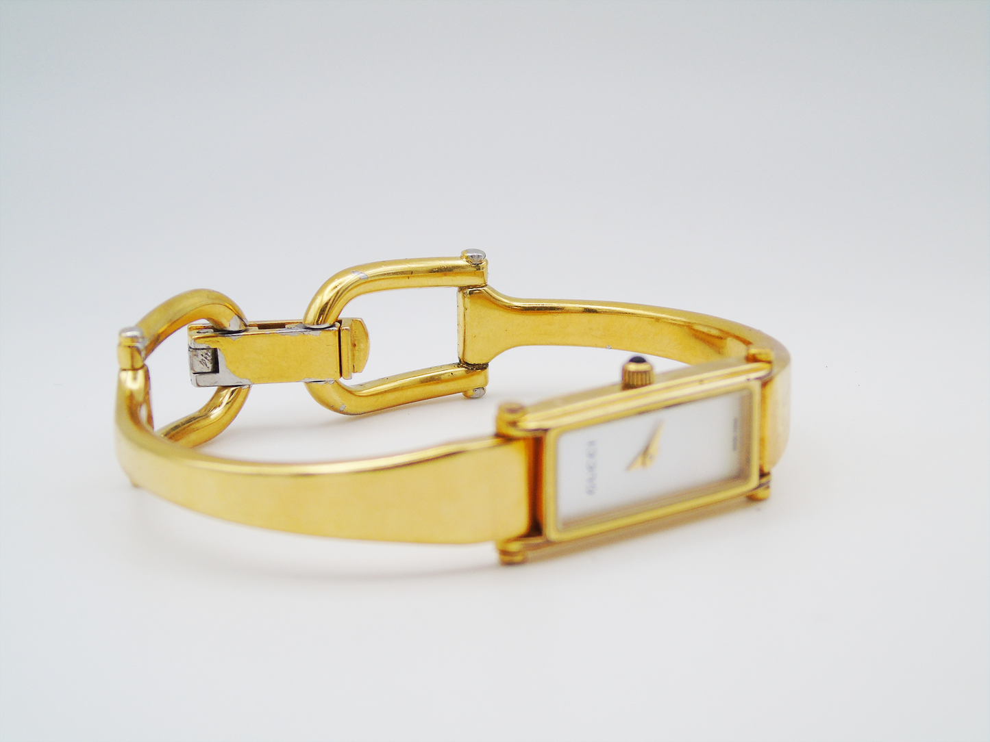 Gucci Ladies Gold Watch – Stunning Gucci 1500L Model with Tank Watch Face & Mother of Pearl Dial - Gems Forgotten 