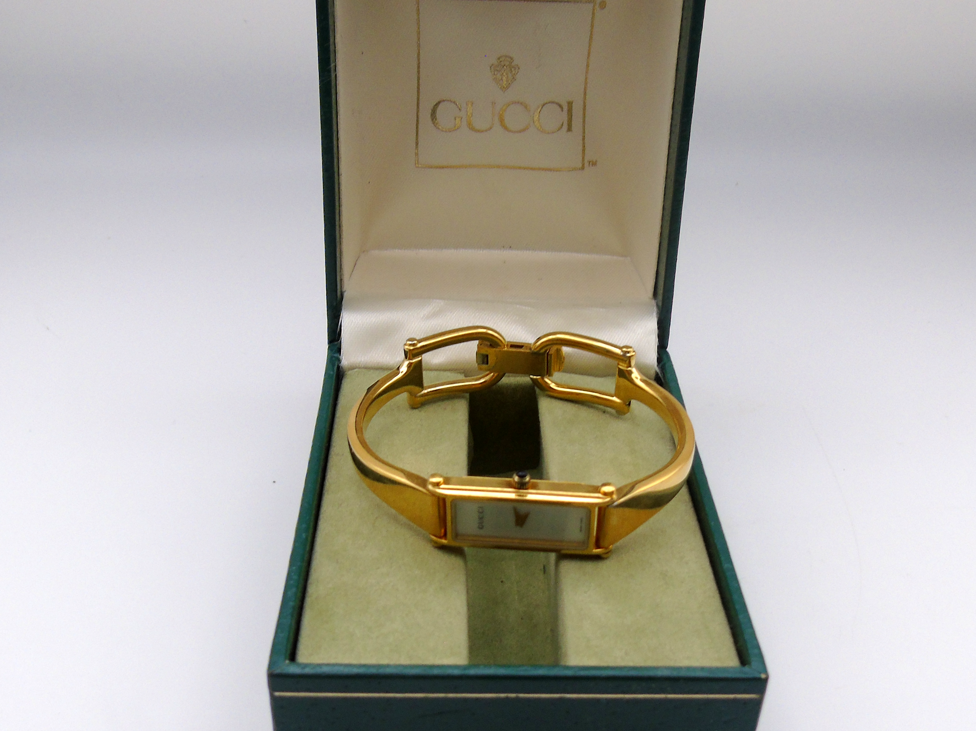 Gucci Ladies Gold Watch – Stunning Gucci 1500L Model with Tank Watch Face & Mother of Pearl Dial G27 - Gems Forgotten 