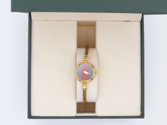 Gucci Ladies Gold Watch – 2700.2.L Model, 24k Gold-Plated with Black Dial (Copy) - Gems Forgotten 