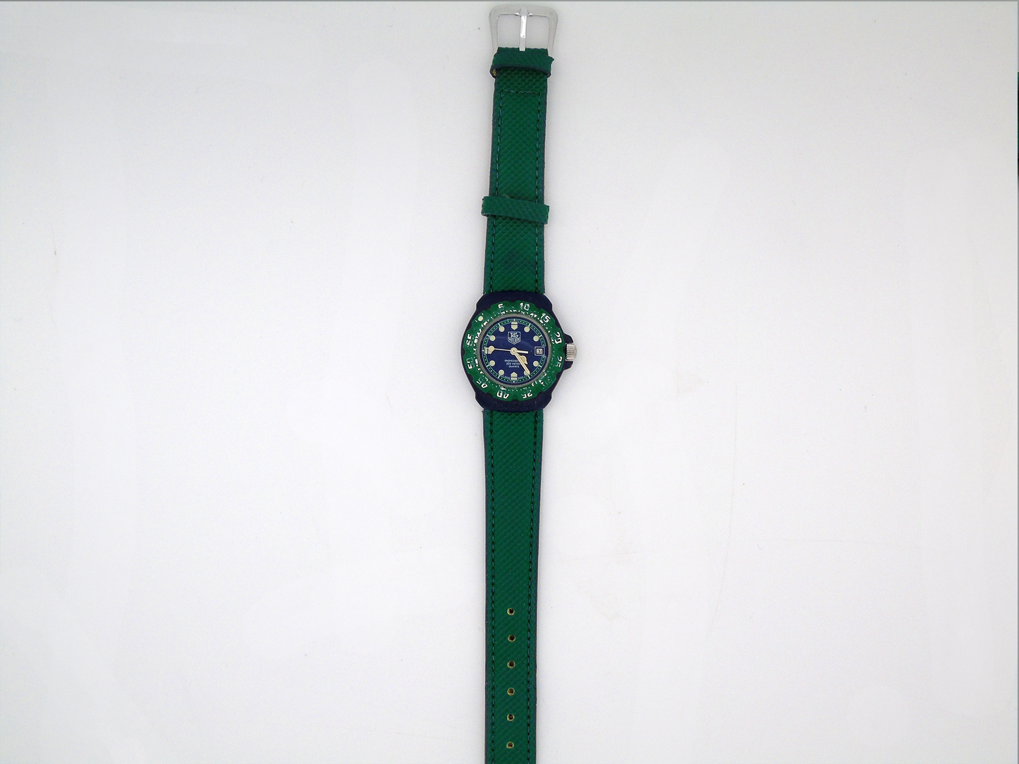 Tag Heuer Professional Watch – Blue Dial, Green Rotating Bezel, Swiss Quartz, 30mm Vintage Timepiece - Gems Forgotten 