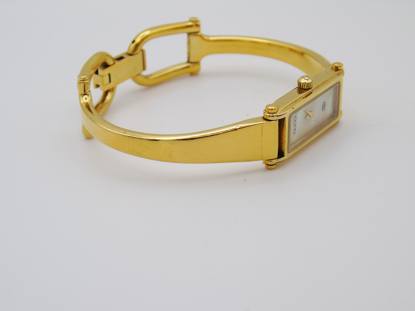 Gucci Ladies Gold Watch – Stunning Gucci 1500L Model with Tank Watch Face & Mother of Pearl Dial G07 - Gems Forgotten 