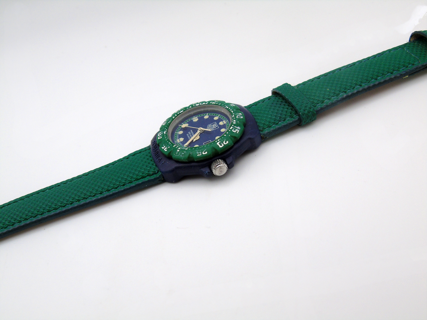 Tag Heuer Professional Watch – Blue Dial, Green Rotating Bezel, Swiss Quartz, 30mm Vintage Timepiece - Gems Forgotten 