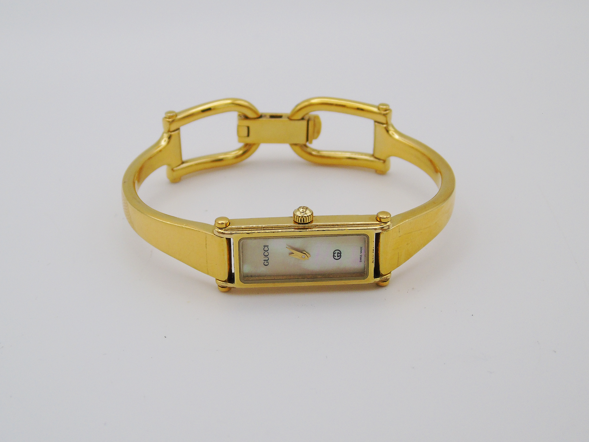 Gucci Ladies Gold Watch – Stunning Gucci 1500L Model with Tank Watch Face & Mother of Pearl Dial G07 - Gems Forgotten 