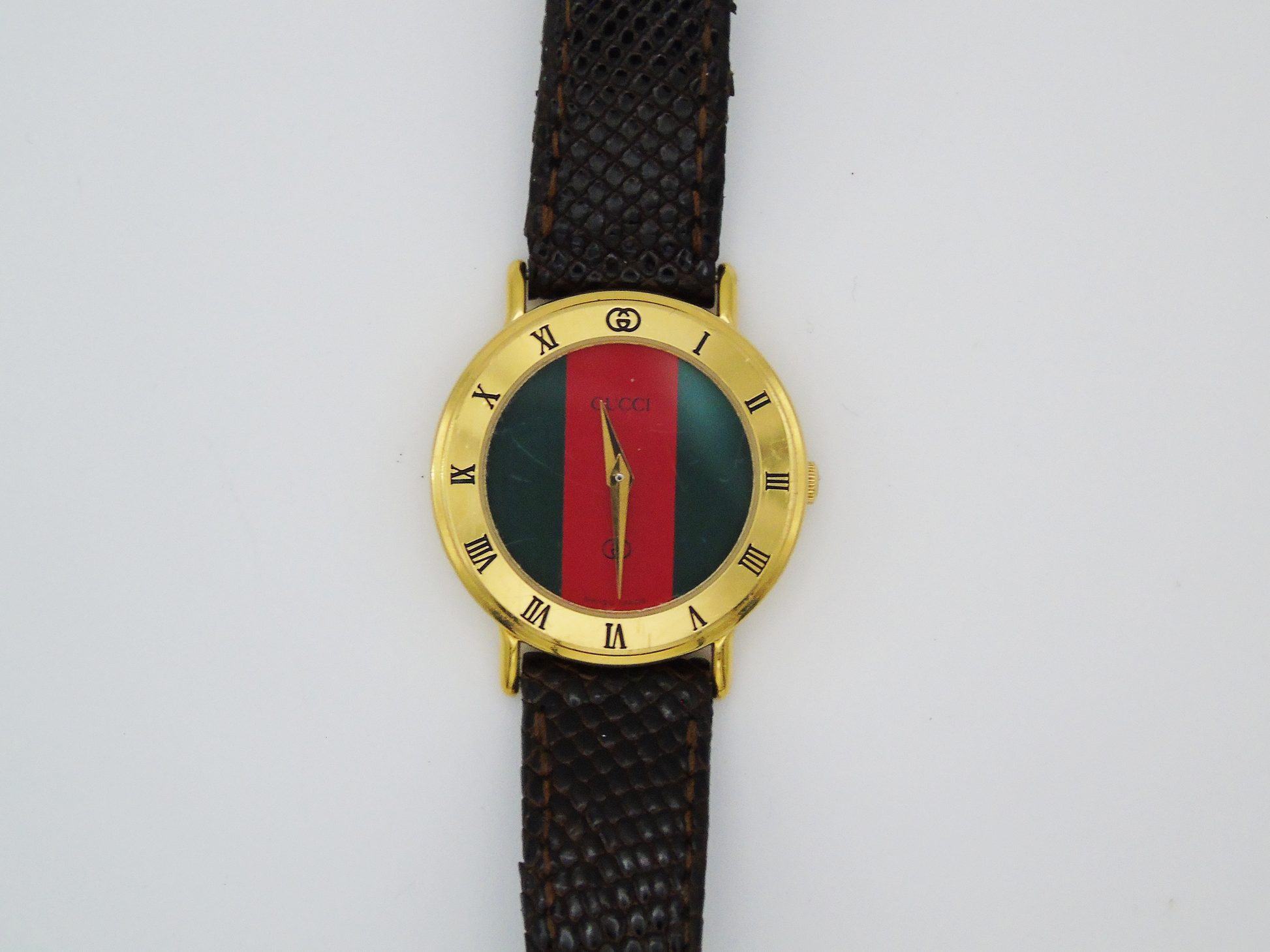 Gucci Ladies Gold Watch – Gucci 3000L Model with Box | Elegant Gold Watch in Pristine Condition - Gems Forgotten 