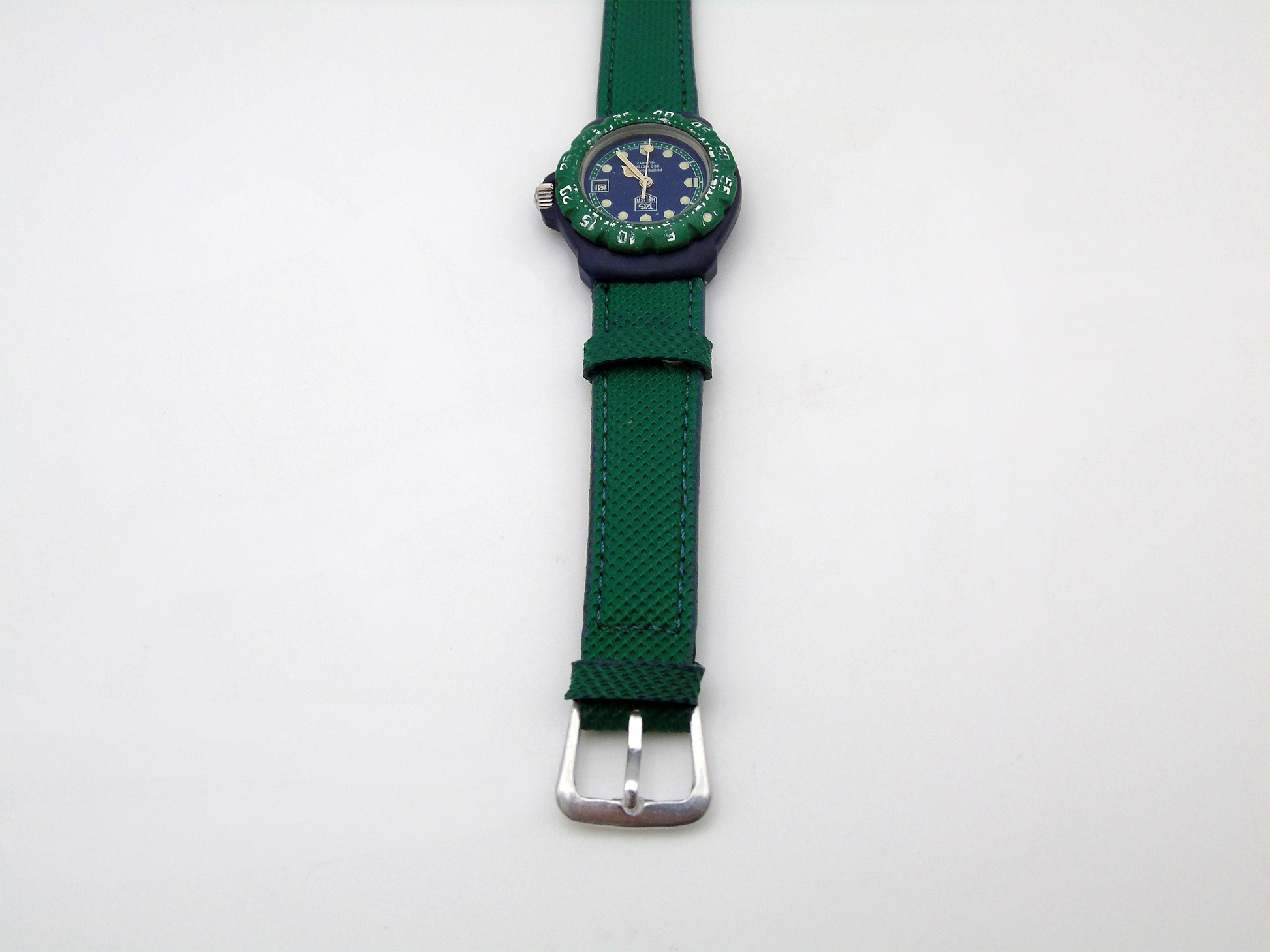 Tag Heuer Professional Watch – Blue Dial, Green Rotating Bezel, Swiss Quartz, 30mm Vintage Timepiece - Gems Forgotten 