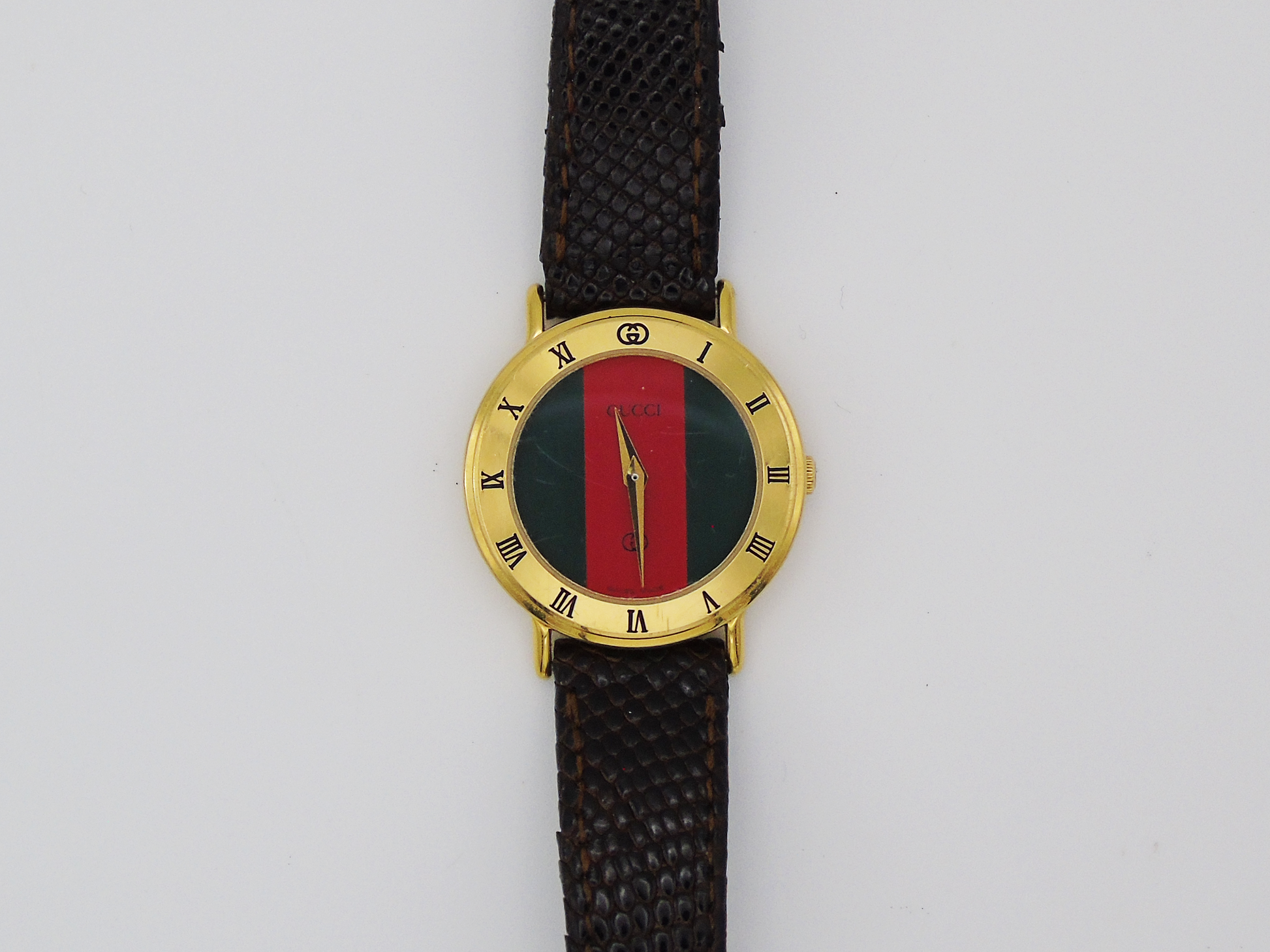 Gucci Ladies Gold Watch – Gucci 3000L Model with Box | Elegant Gold Watch in Pristine Condition - Gems Forgotten 