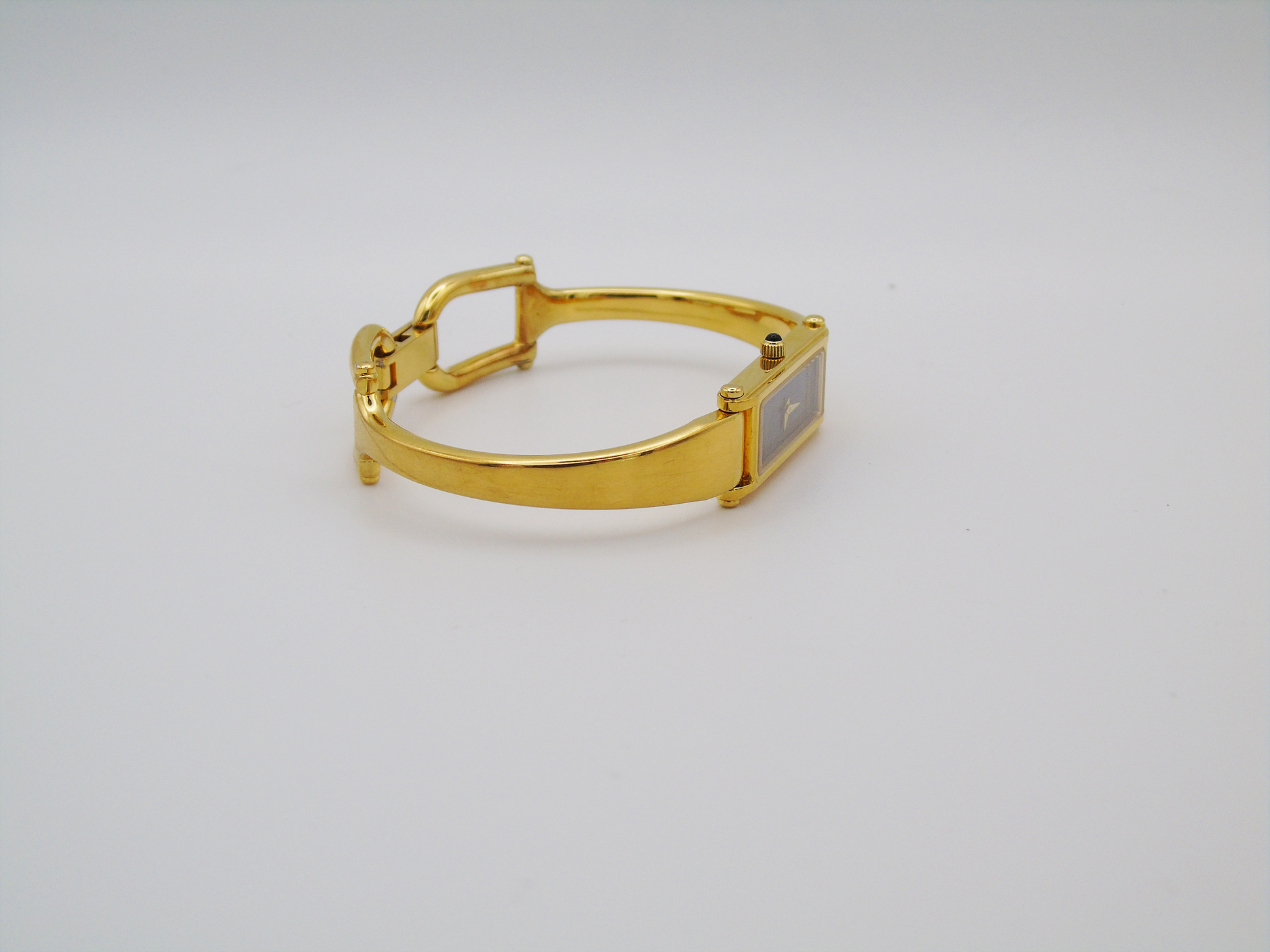 Gucci 1500L Gold Watch – Vintage Gucci Watch, Elegant Gold Tank Watch with Box - Gems Forgotten 