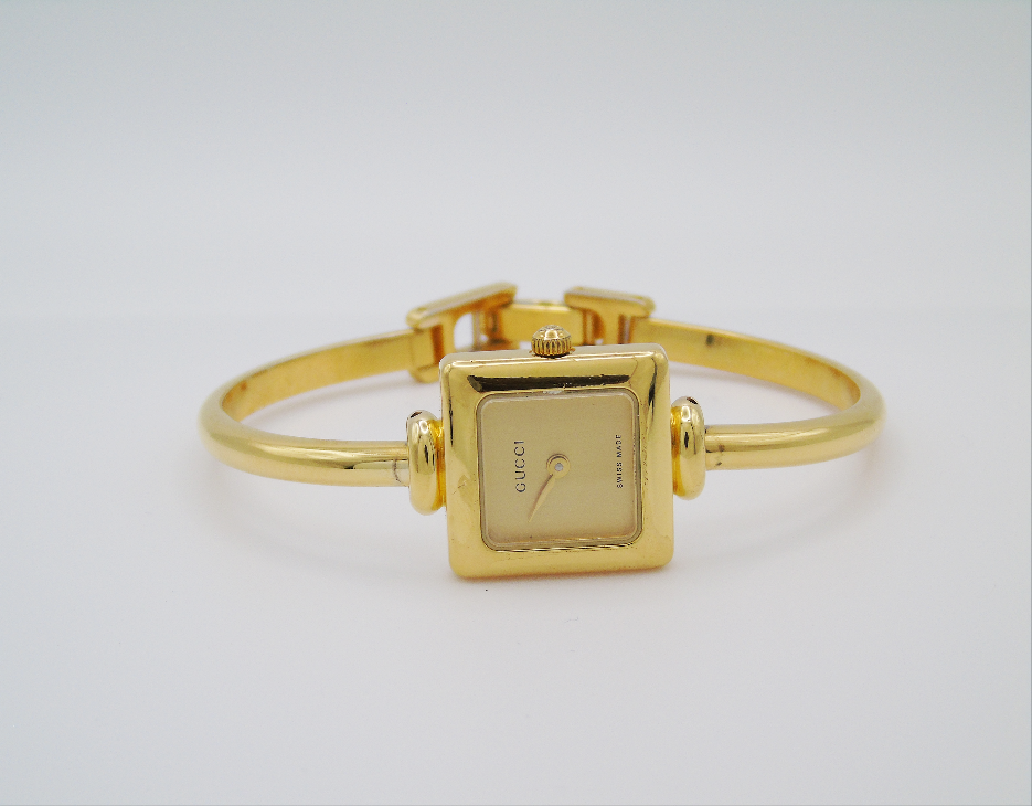 Elegant Gucci Ladies Gold Watch – Gucci 1900L Model with Square Watch Face - Gems Forgotten 