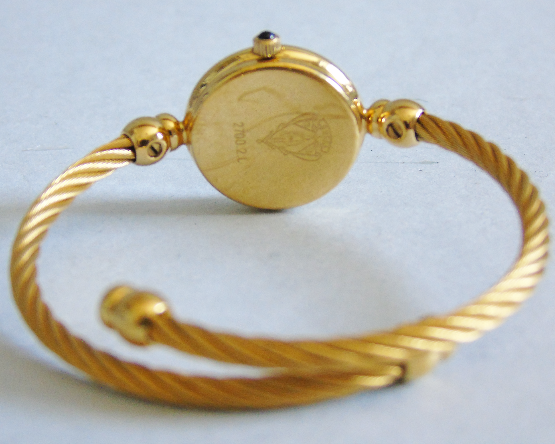 Gucci Ladies Gold Watch – 2700.2.L Model, 24k Gold-Plated with Black Dial - Gems Forgotten 