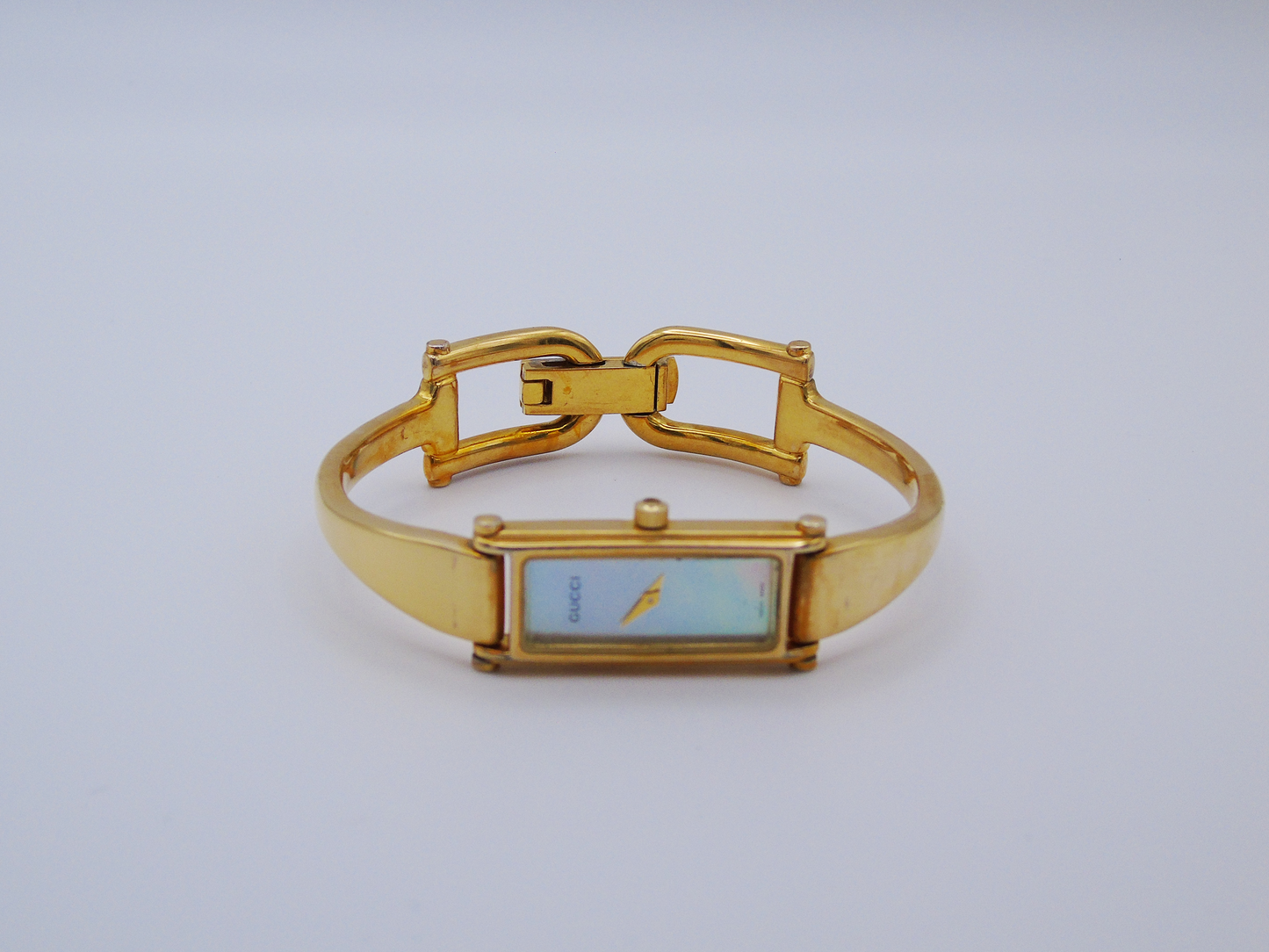 Gucci Ladies Gold Watch – Stunning Gucci 1500L Model with Tank Watch Face & Mother of Pearl Dial - Gems Forgotten 