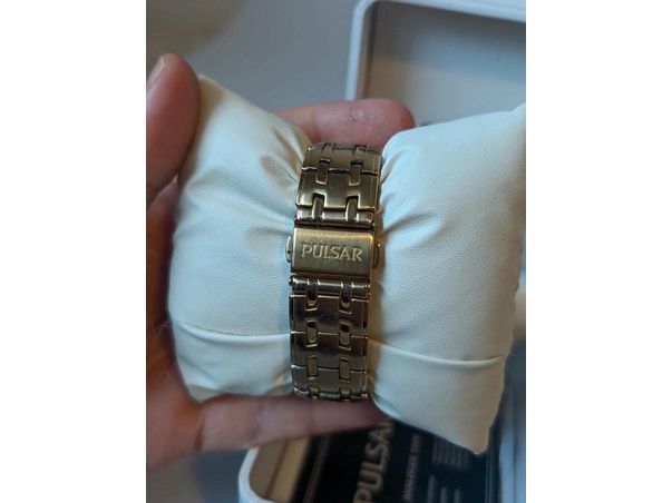 Vintage Gold Pulsar Watch  Date Function Mens Analogue Quartz Wristwatch in Box and papers Elegant Dress Watch Gift for Him Japanese - Gems Forgotten 