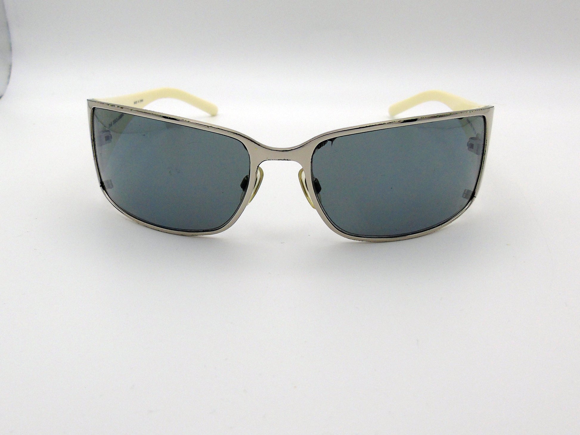 Vintage Dolce and Gabbana Ladies Sunglasses – White Frame Retro Shades D&G - Gems Forgotten 