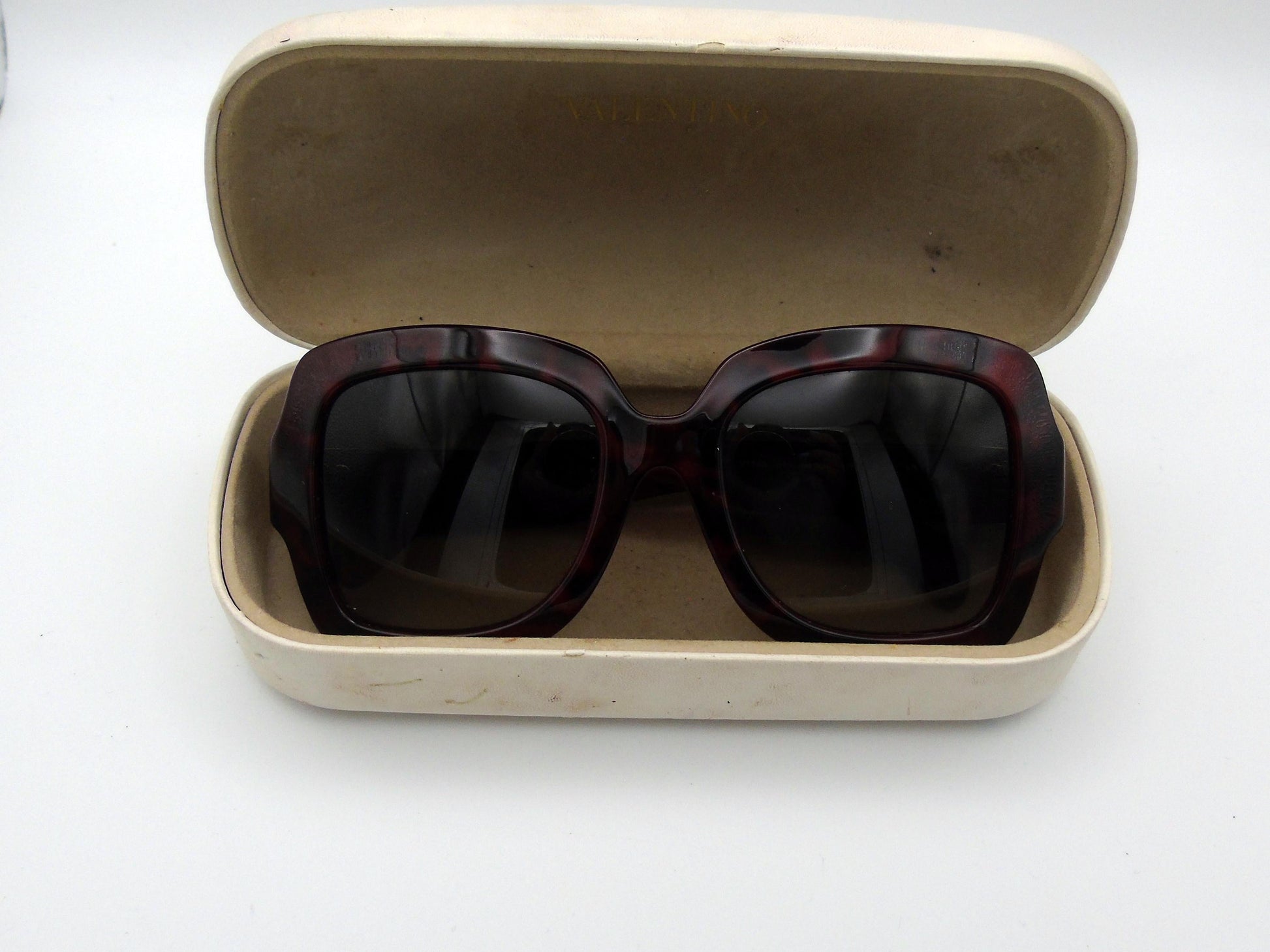 Vintage Valentino Ladies Oversized Sunglasses – Brown Red Frame with Black Shades - Gems Forgotten 