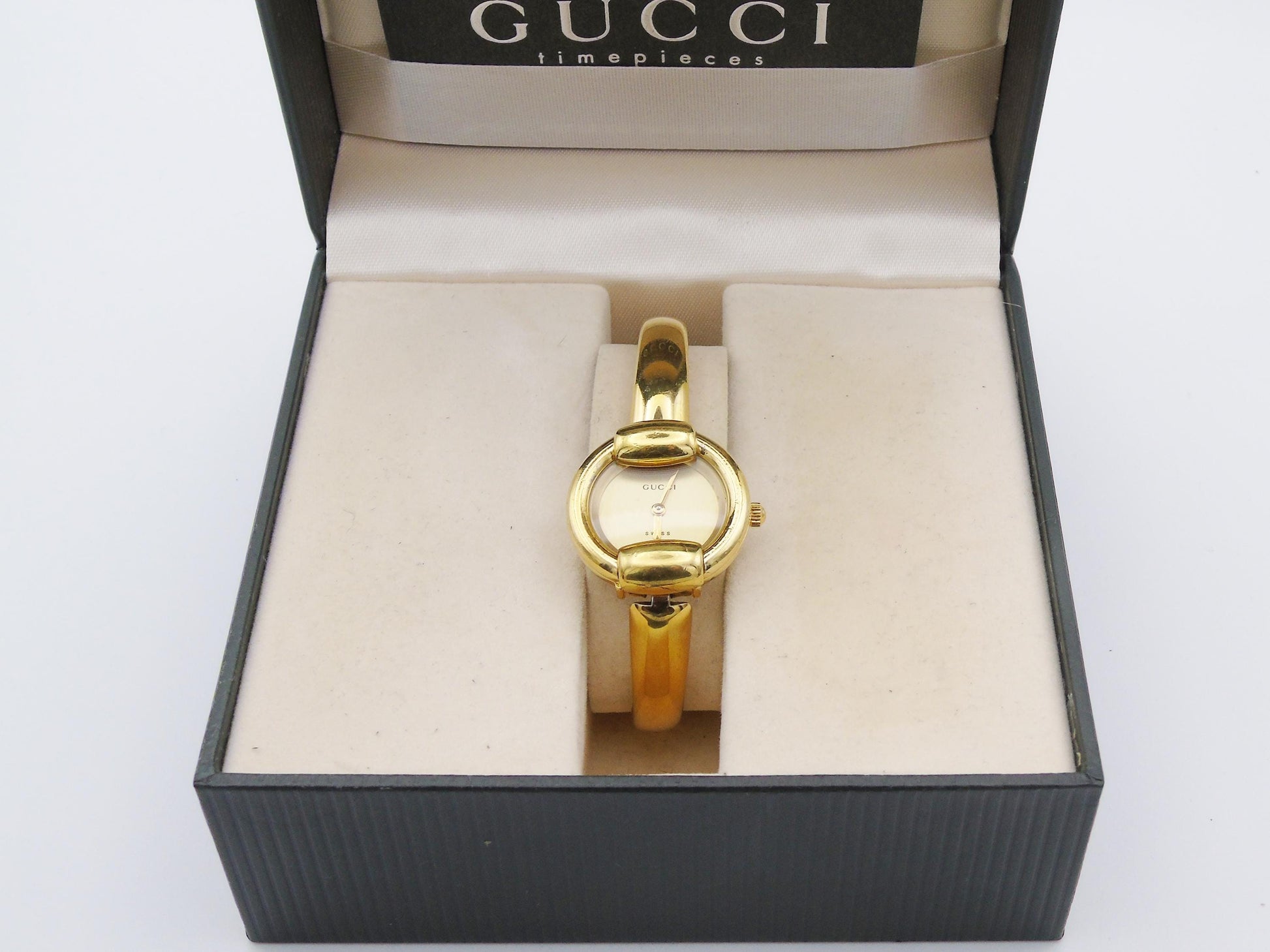 Vintage Gucci 1400L Gold Watch with Box and Papers Elegant Small Wristwatch Quartz - Gems Forgotten 