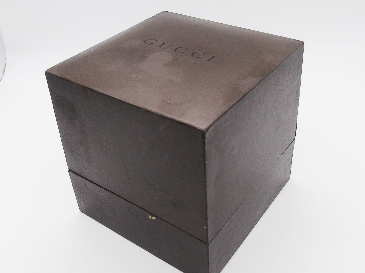 Gucci 1500L Watch with Mother of Pearl Dial (MOP) Comes with Box and Papers  G52