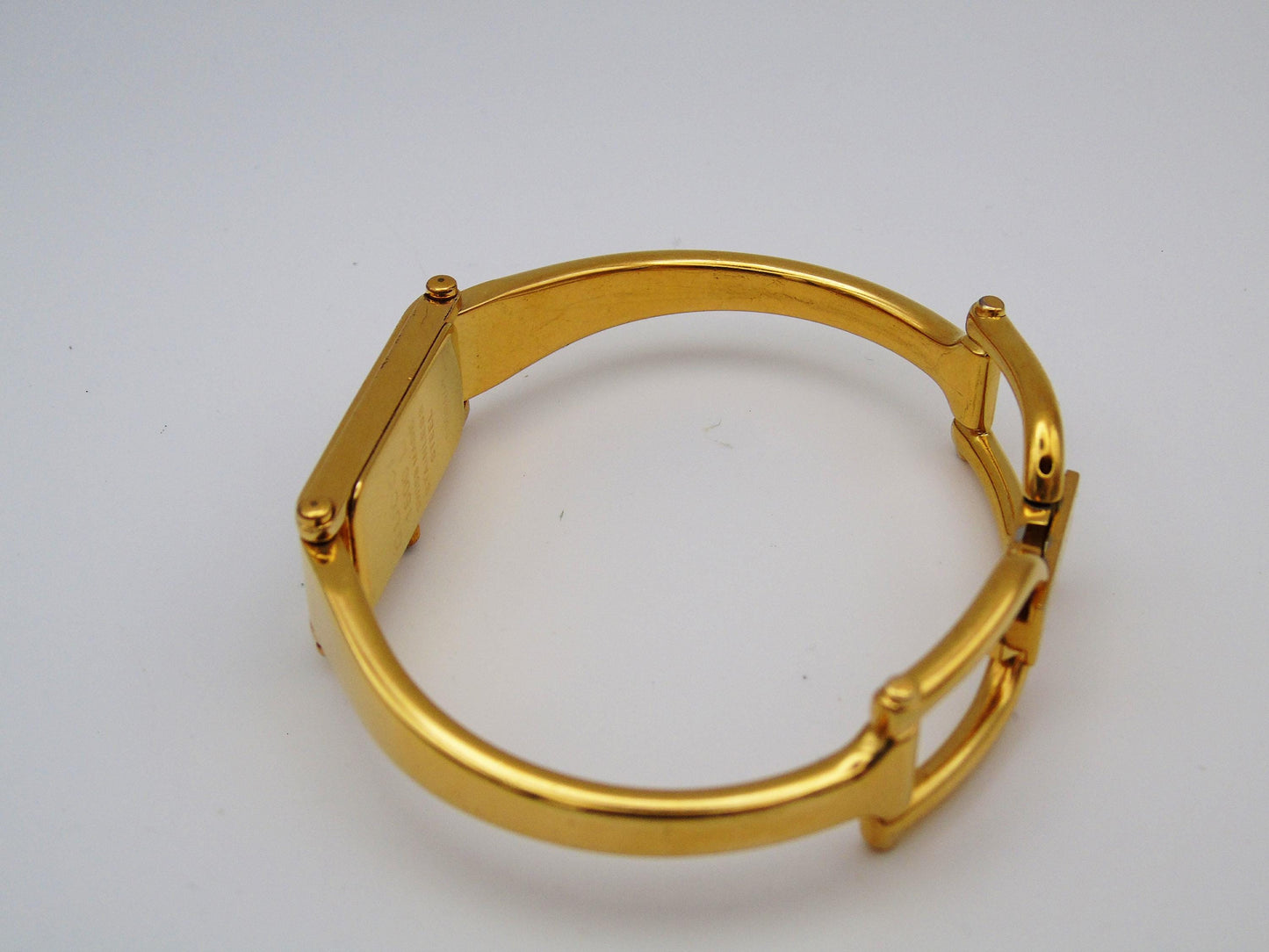 Gucci 1500L Watch with Mother of Pearl Dial (MOP) G48