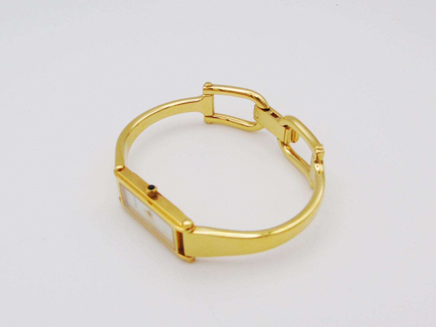 Gucci 1500L Watch with Mother of Pearl Dial (MOP) Comes with Box and Papers  G52