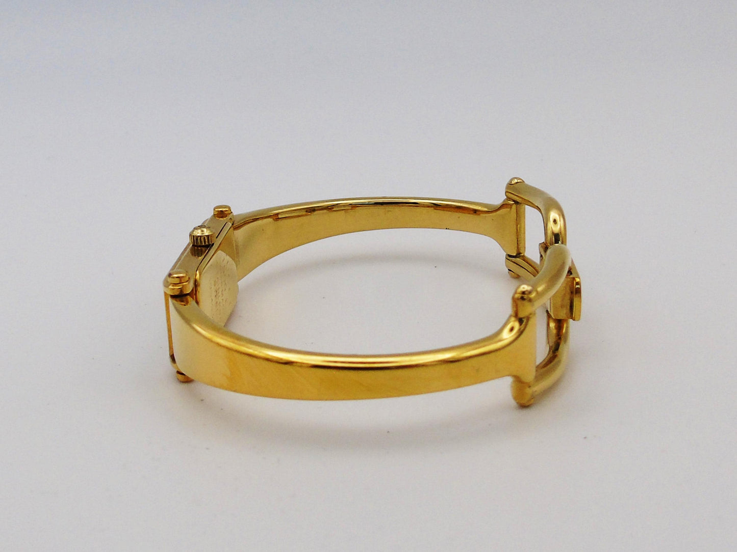 Gucci 1500L Watch with Mother of Pearl Dial (MOP) - G47