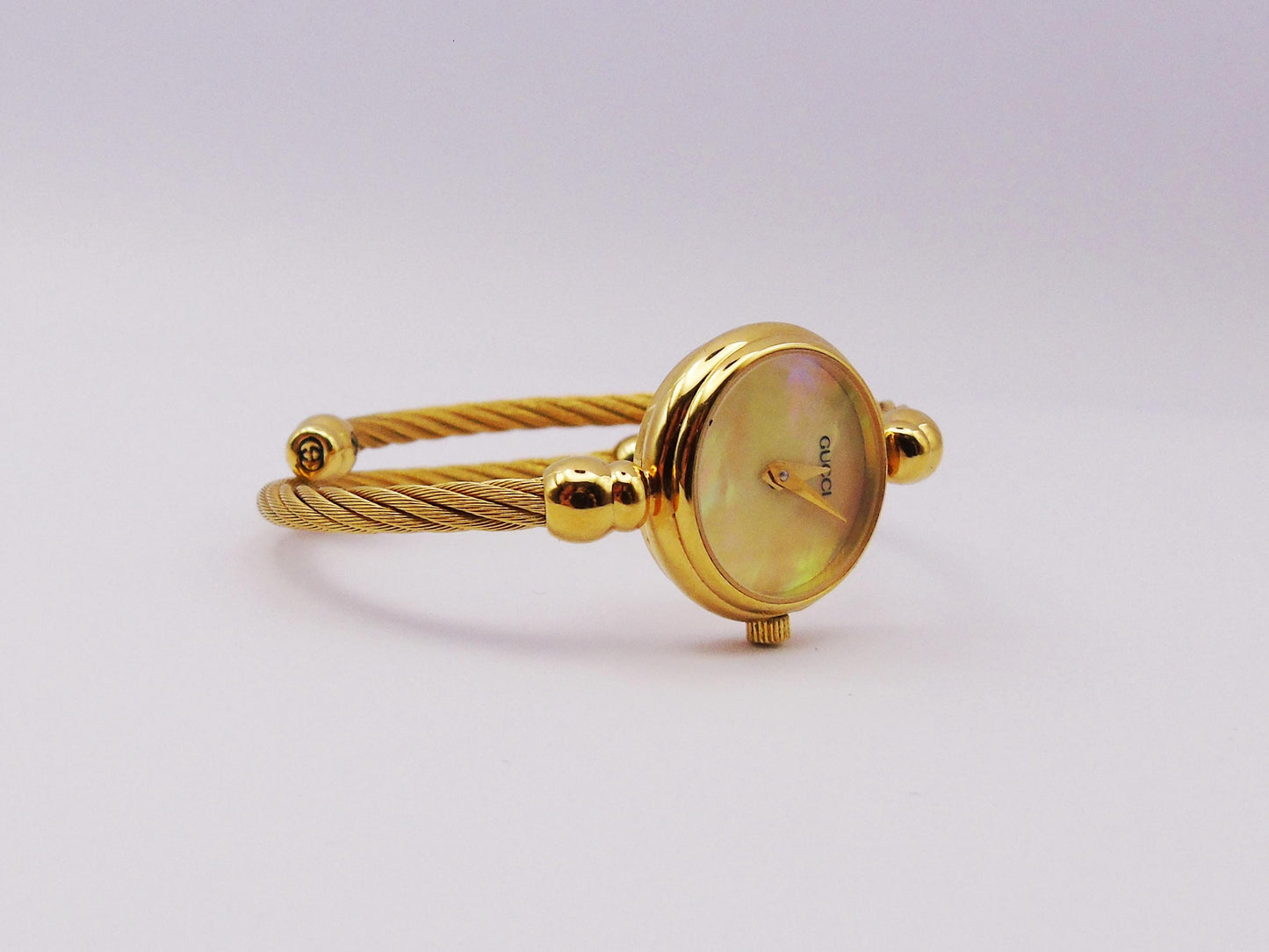 Gucci 2700 Watch Rope Bracelet Mother of Pearl Dial in Box Elegant Gold Jewellery G71