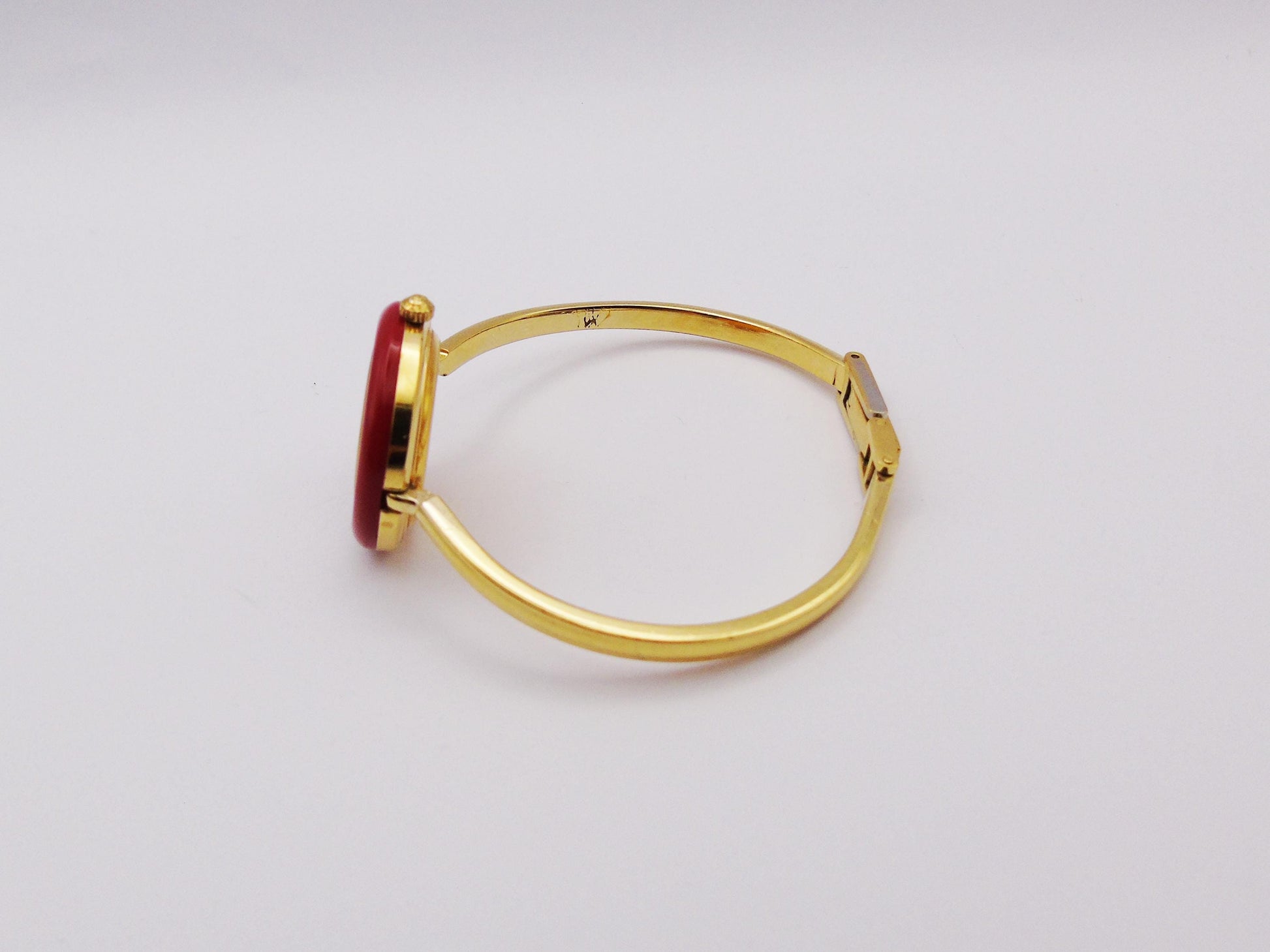 Working Gucci Bezel Watch - Elegant Gold Plated Wristwatch Trending Designer Jewellery - Gems Forgotten 