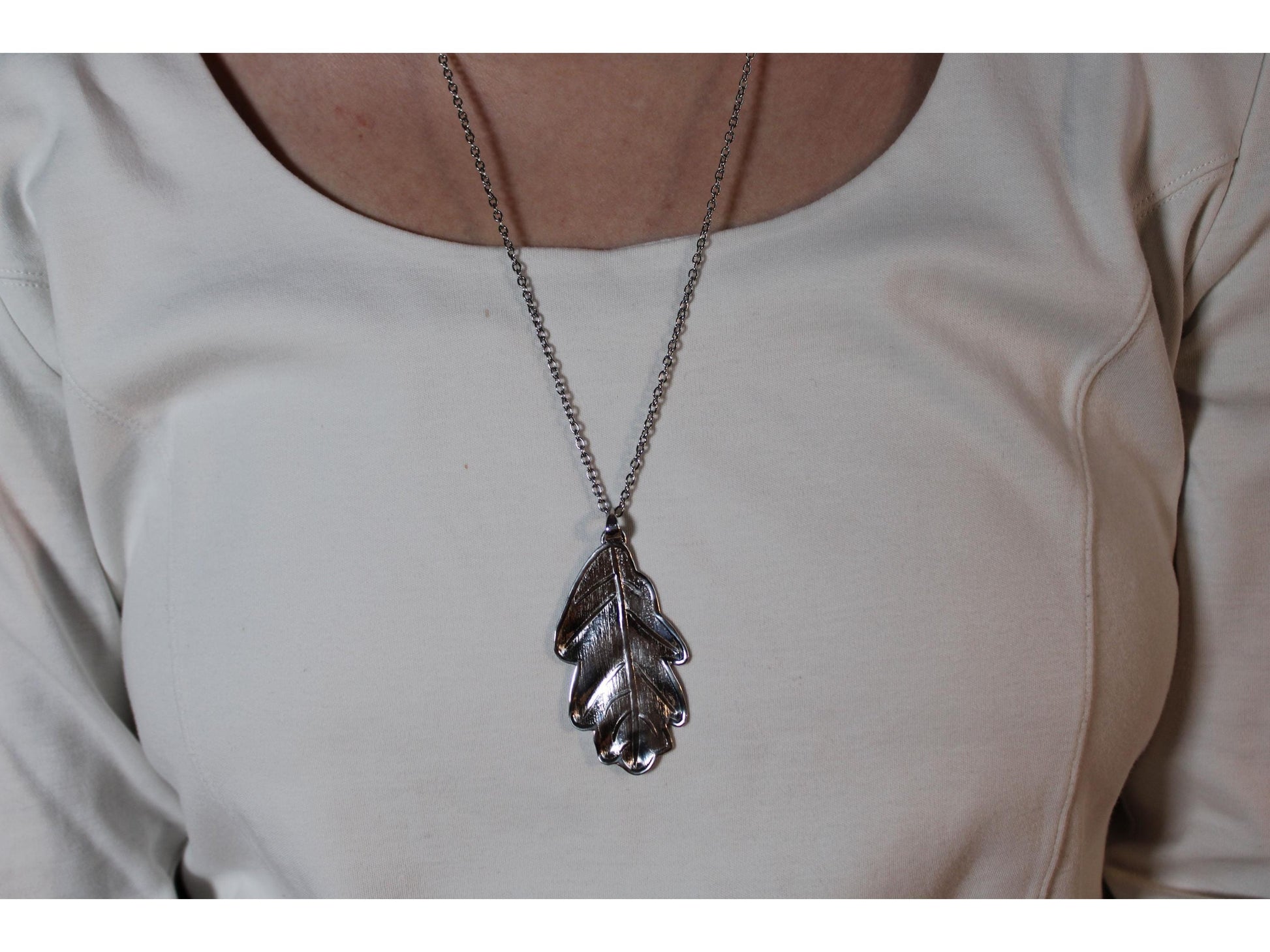 Vintage Sterling Silver Large Oak Leaf Pendant Necklace Hallmarked Jewellery - Gems Forgotten 