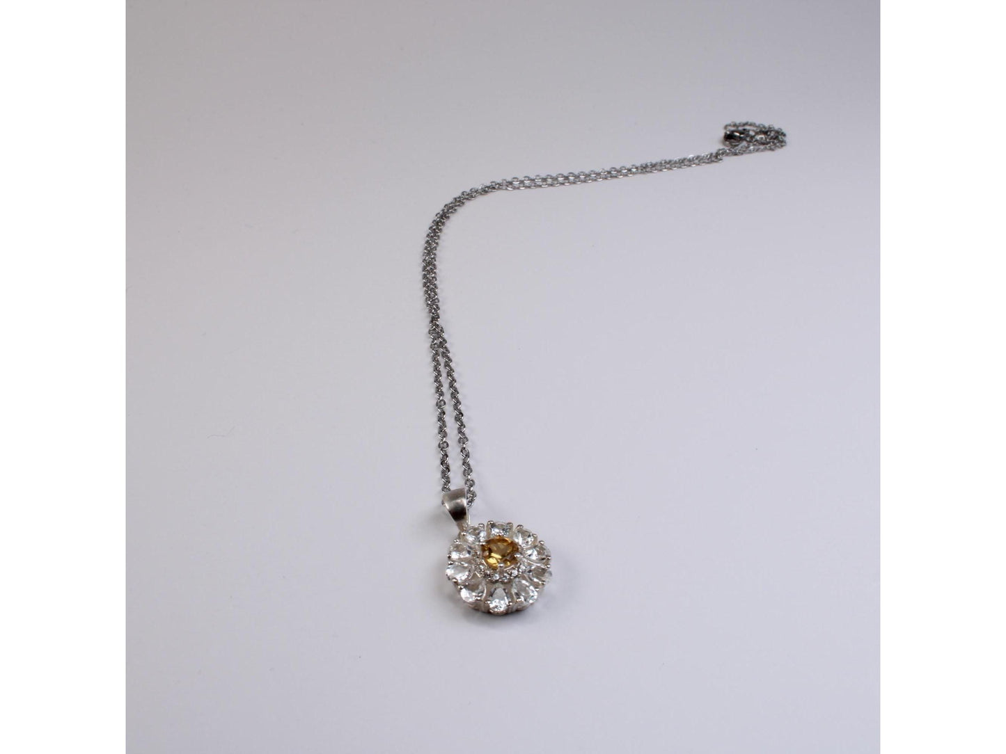 Vintage Sterling Silver Sparkly Daisy Pendant Necklace Hallmarked Jewellery - Gems Forgotten 