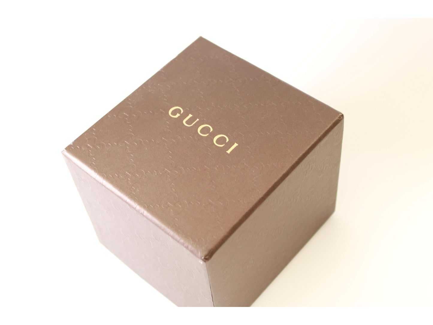 Gucci Ladies Gold Watch 1500L – Mother of Pearl Dial, Tank Face - Gems Forgotten 