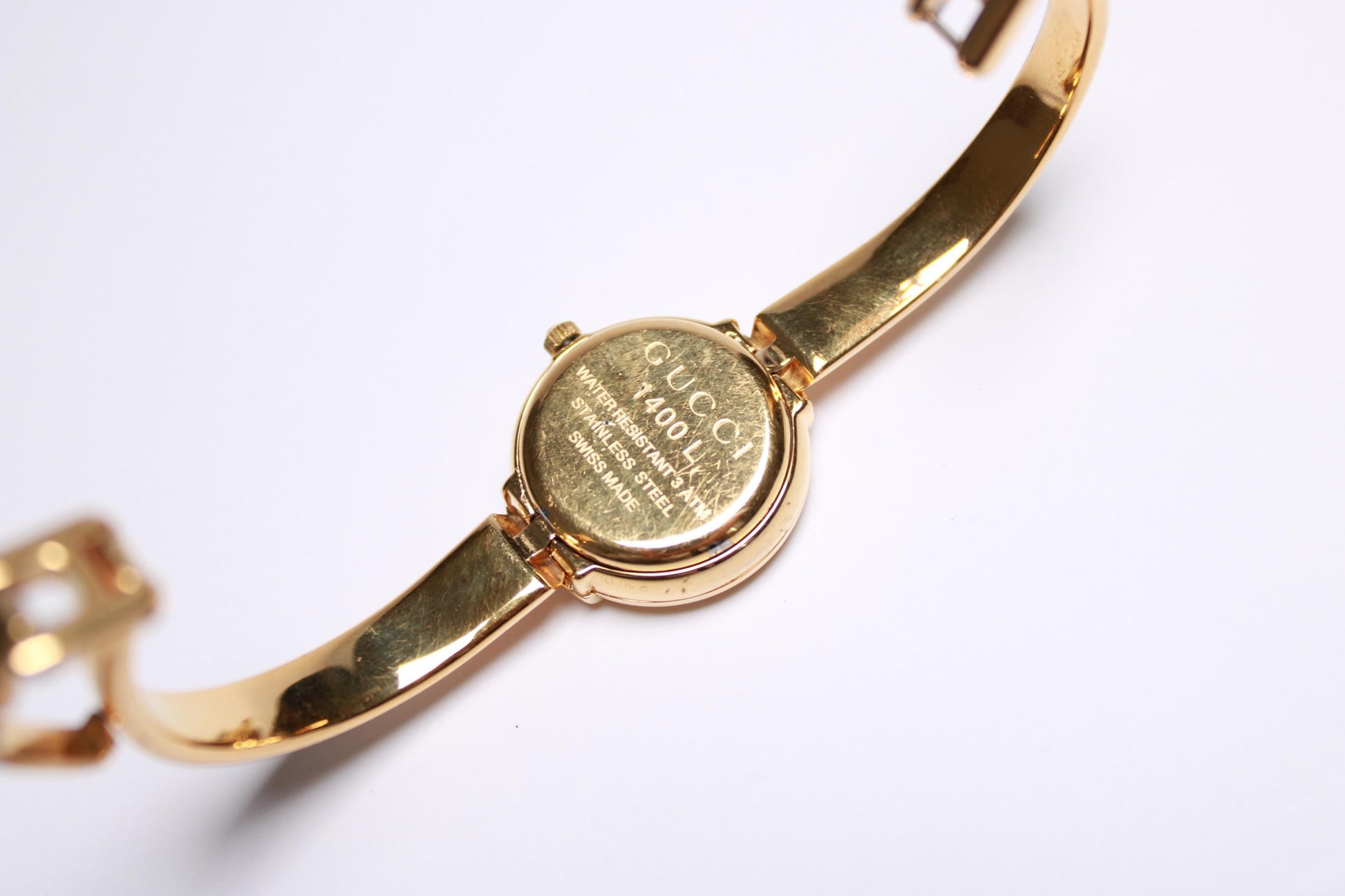 Vintage Gucci 1400L Watch Elegant Gold Plated Small Wristwatch Quartz - Gems Forgotten 