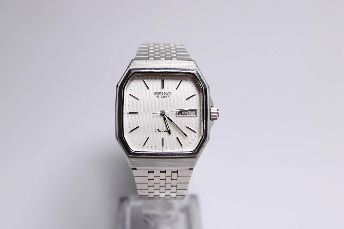 Vintage Seiko Chronos Mens Watch Quartz Day Date Function Japanese Wristwatch - Gems Forgotten 