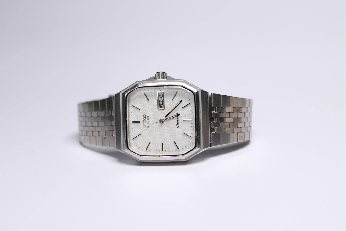Vintage Seiko Chronos Mens Watch Quartz Day Date Function Japanese Wristwatch - Gems Forgotten 