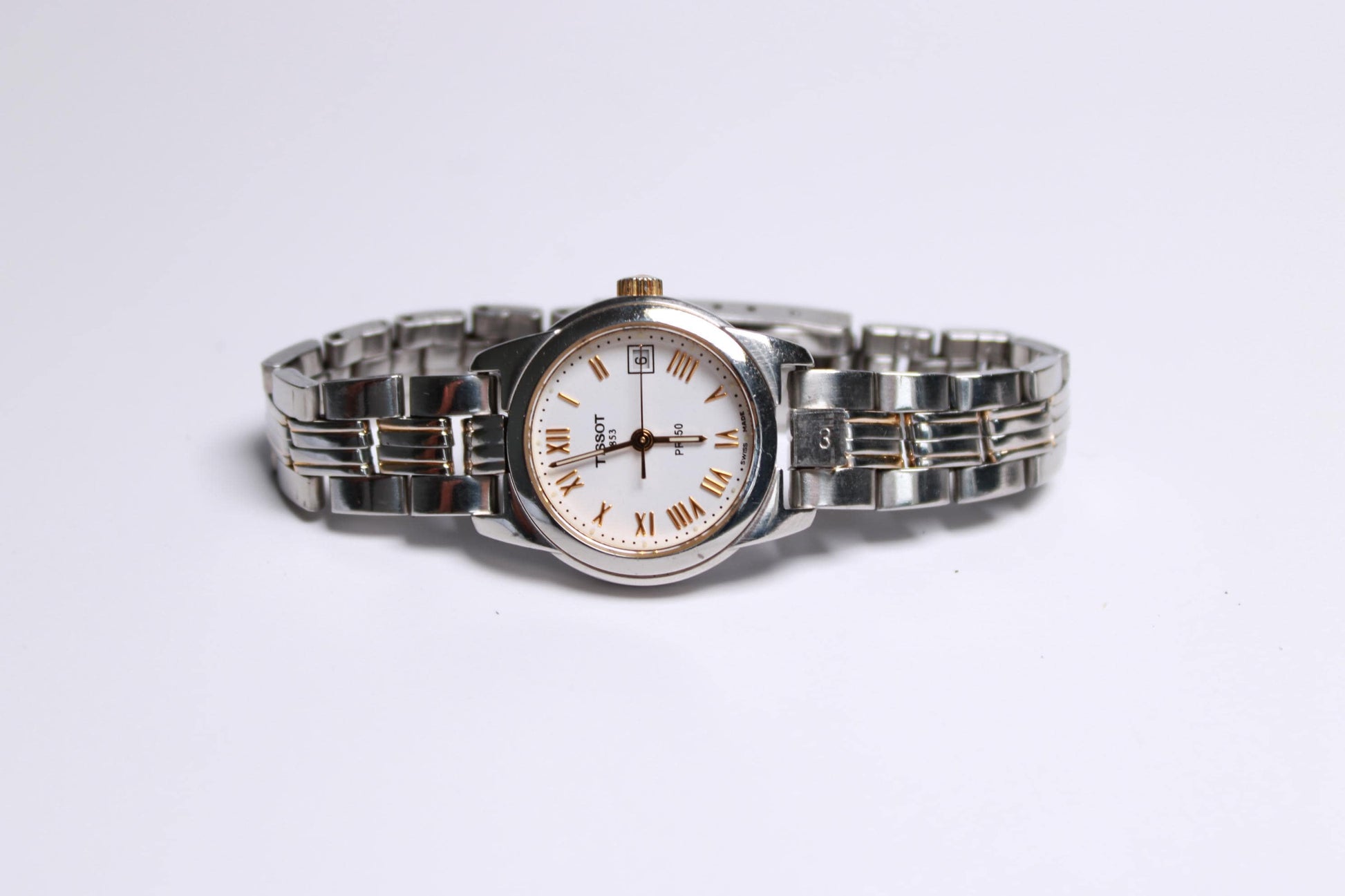 Vintage Tissot Classic Watch - PR50 with White Dial Swiss Ladies Quuartz Wristwatch - Gems Forgotten 