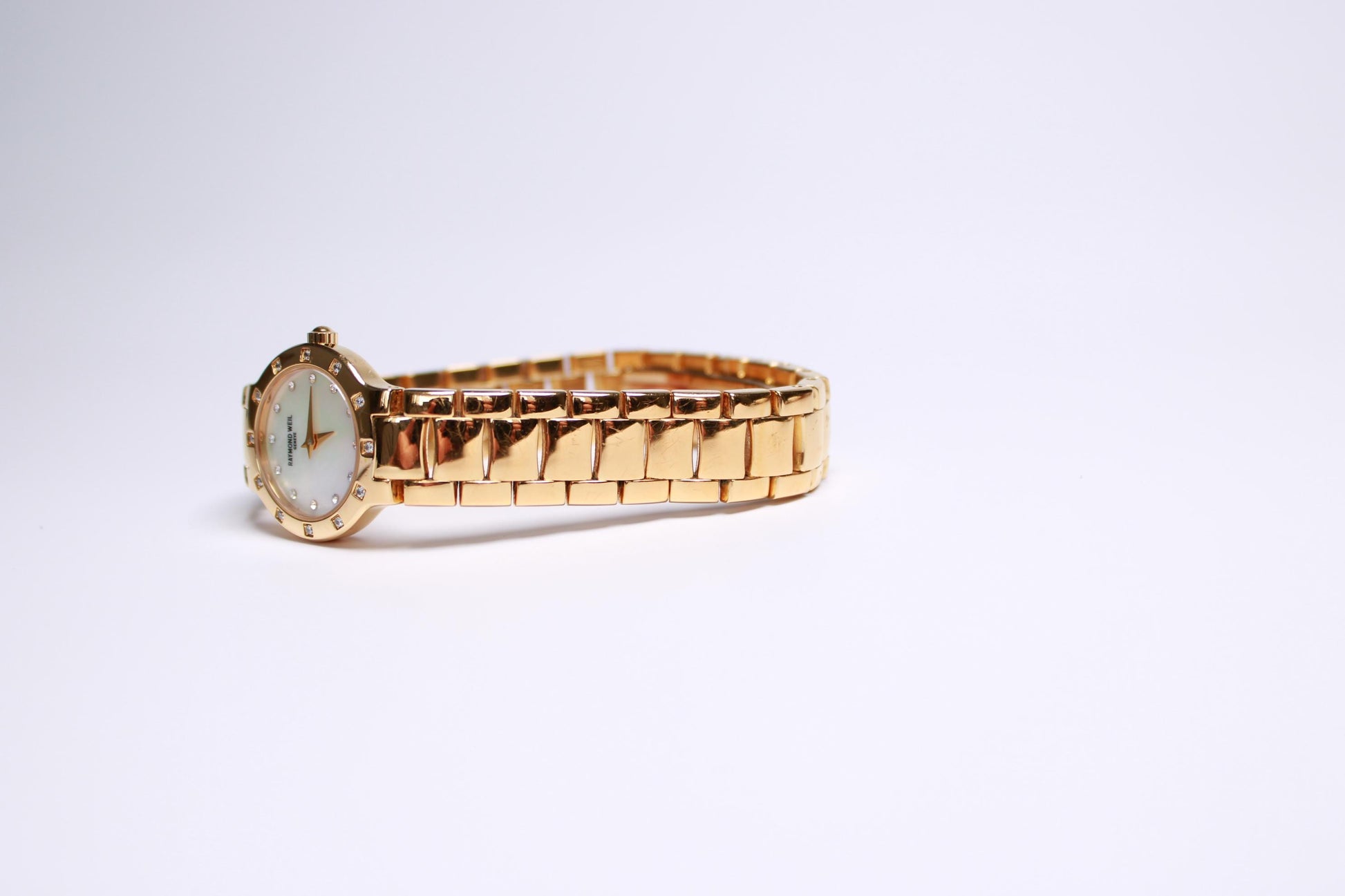 Vintage Raymond Weil Chorus with Swarowski Crystals Ladies Watch - Gems Forgotten 