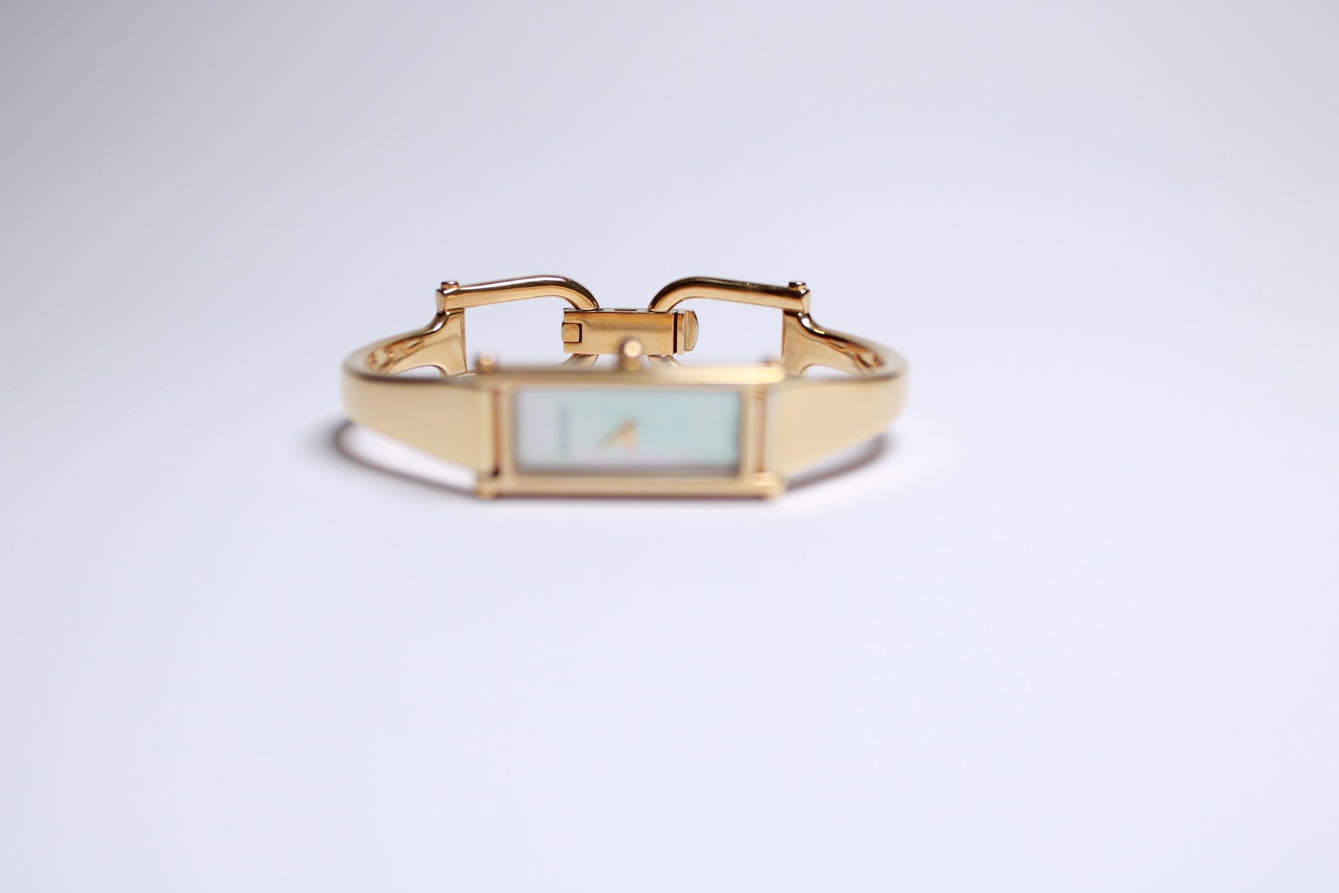 Gucci 1500L Gold-Plated Tank Watch – Mother of Pearl Dial, Swiss Made - Gems Forgotten 
